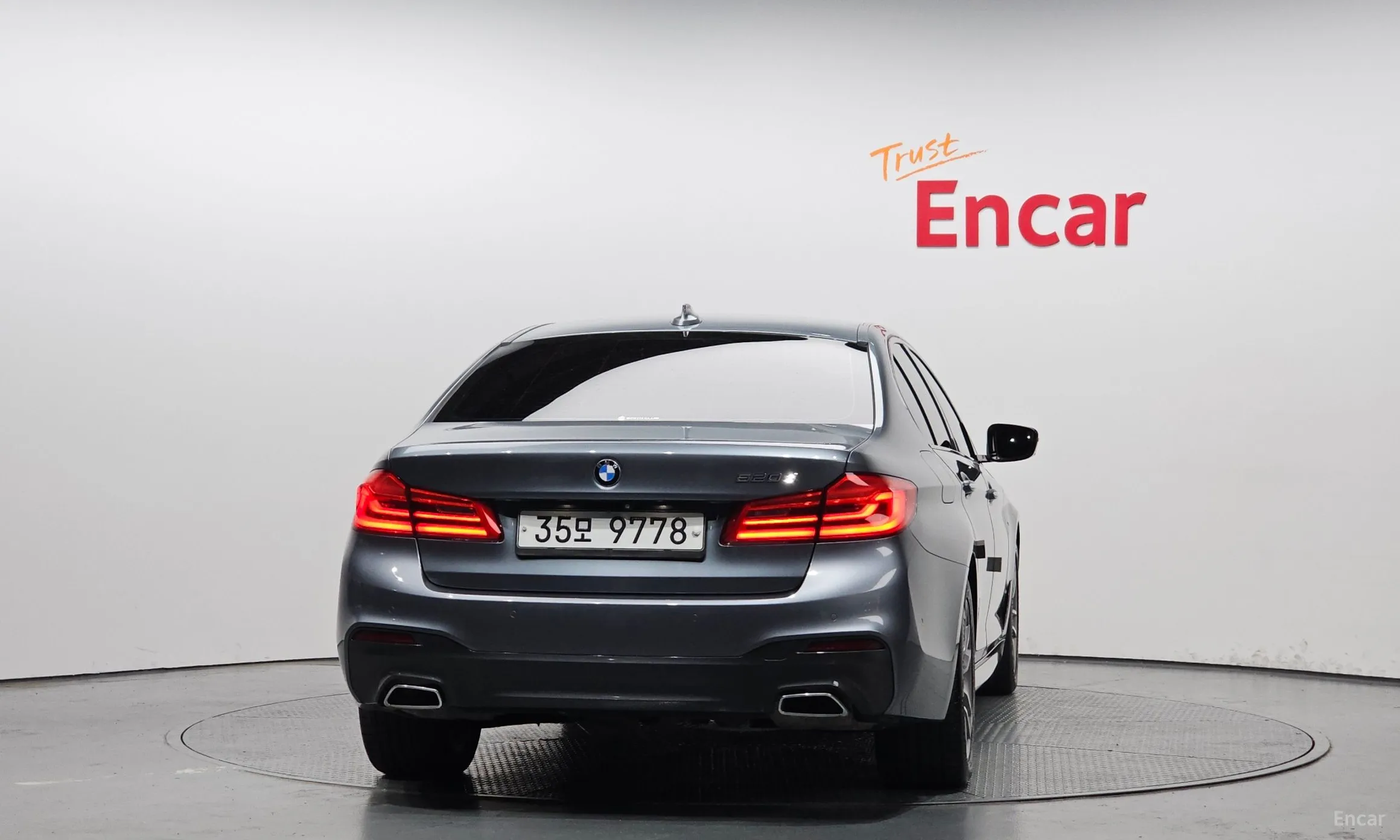 BMW 5 Series (G30) превью 3