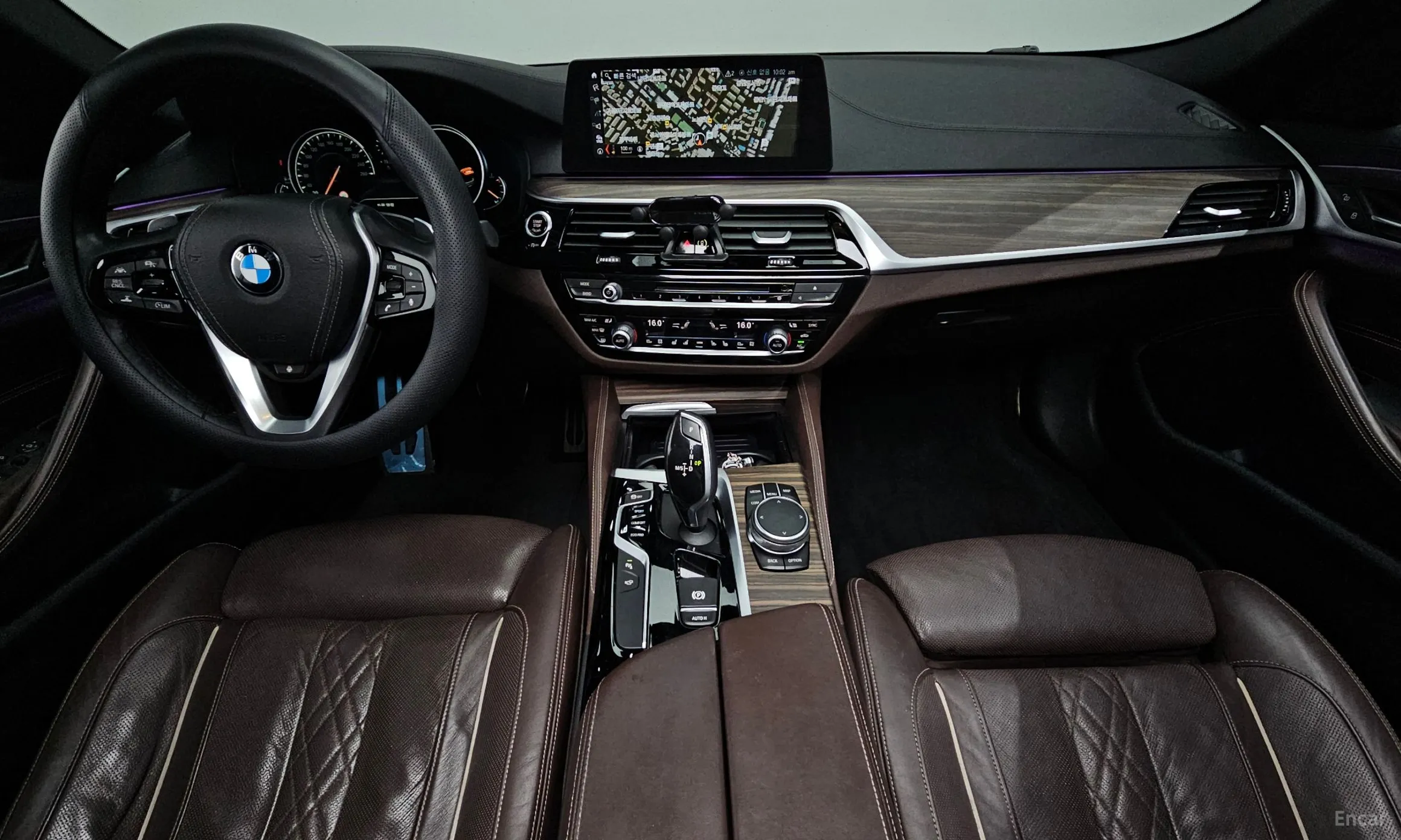 BMW 5 Series (G30) превью 4