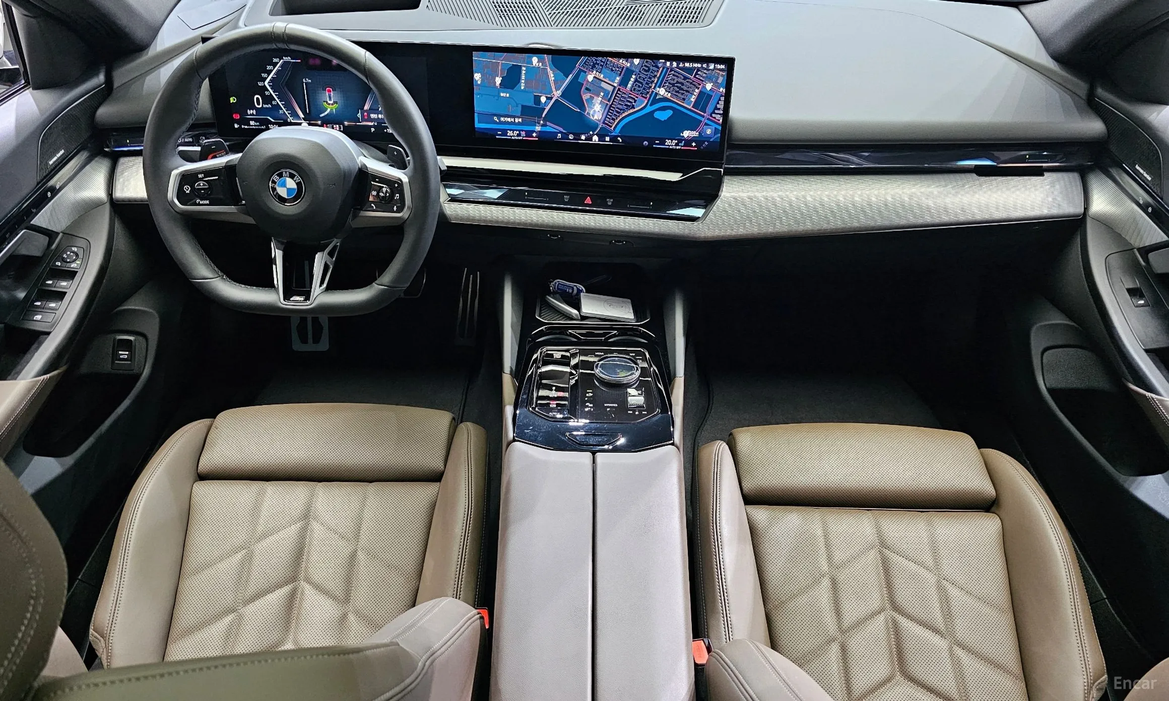 BMW 5 Series (G60) превью 4