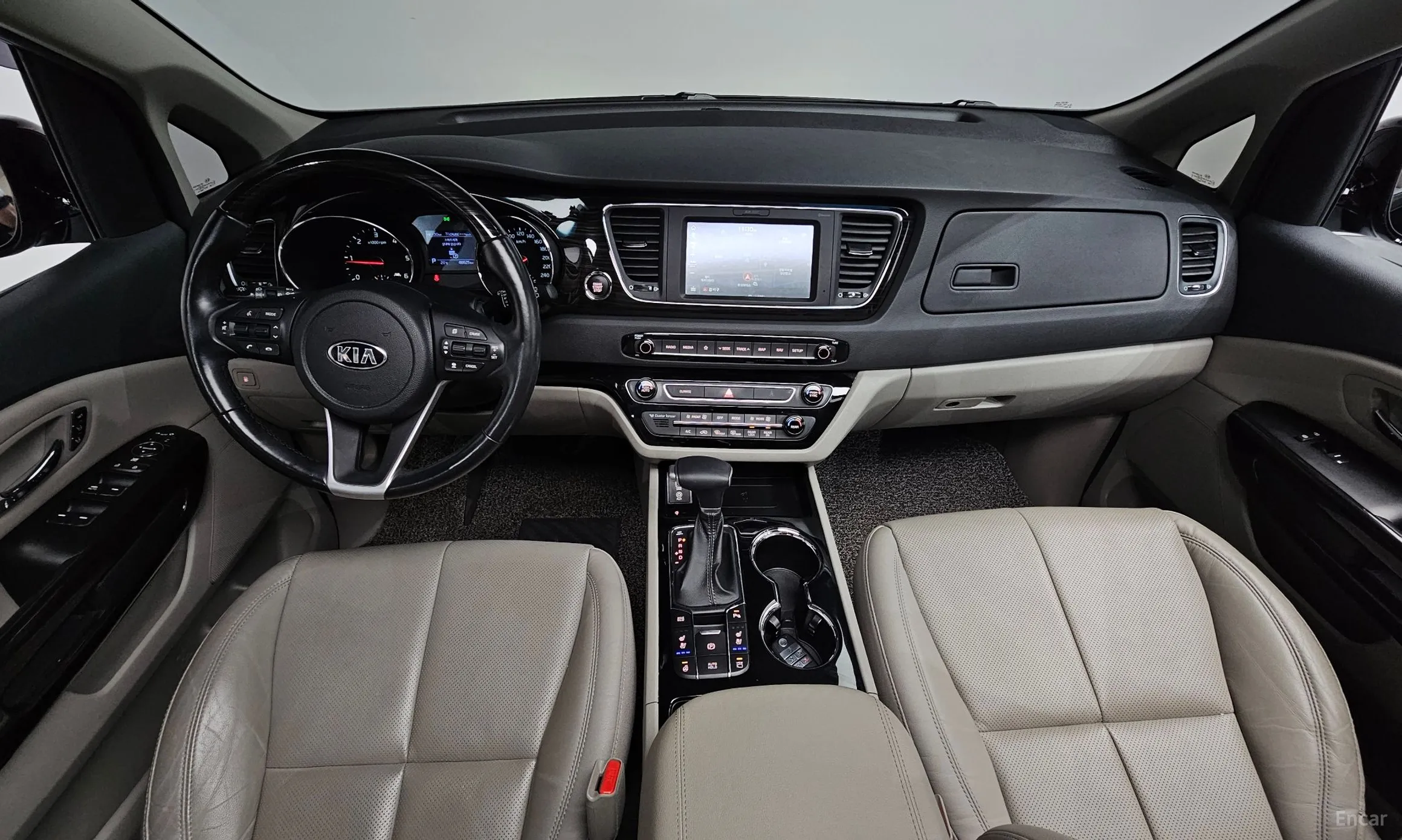 Kia Carnival превью 4