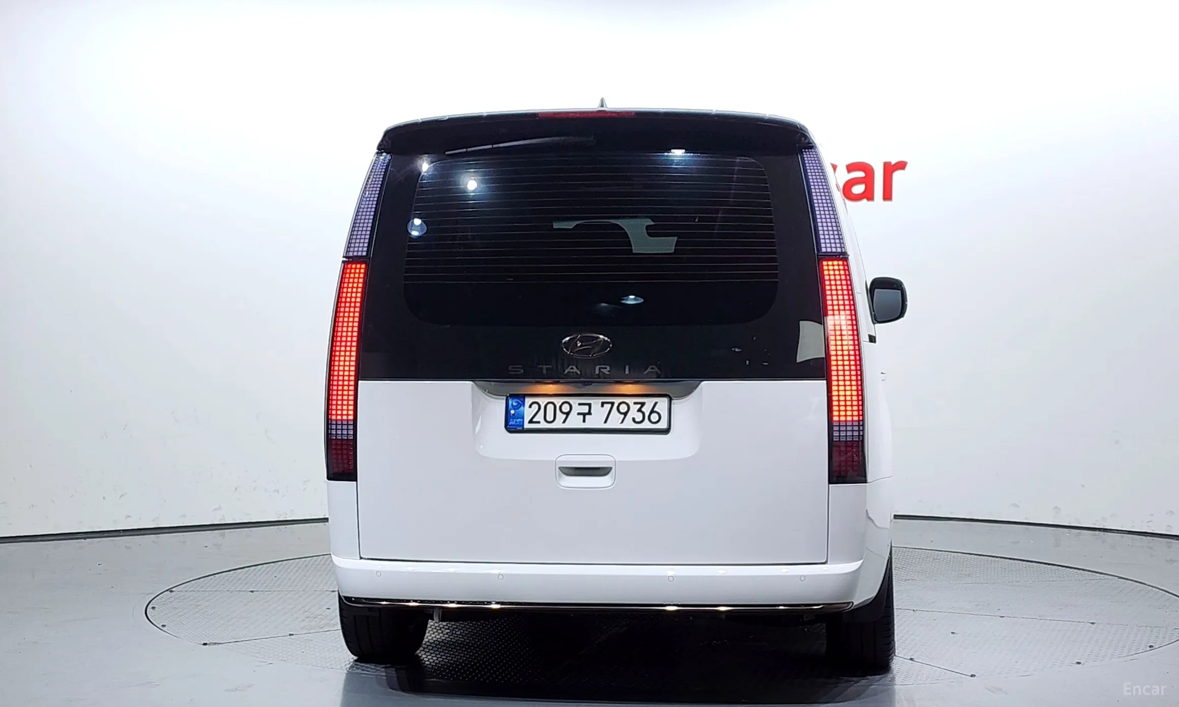 Hyundai Staria превью 3