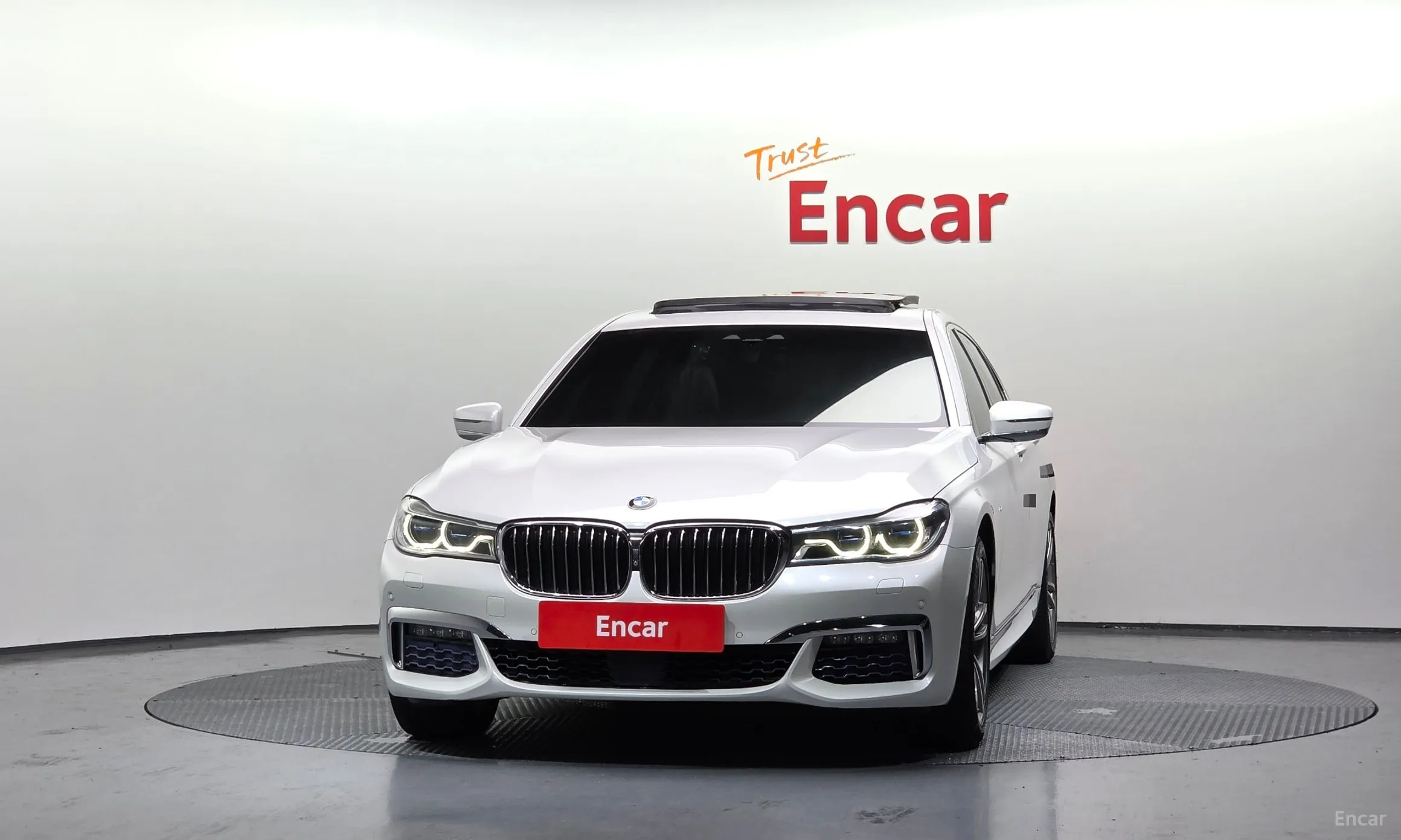 BMW 7 Series (G11) превью 2