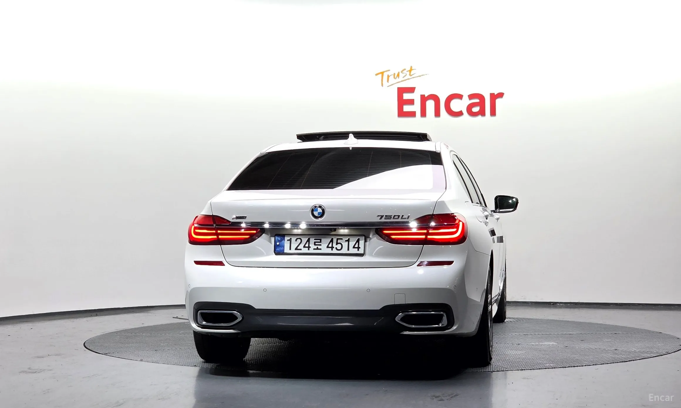 BMW 7 Series (G11) превью 3