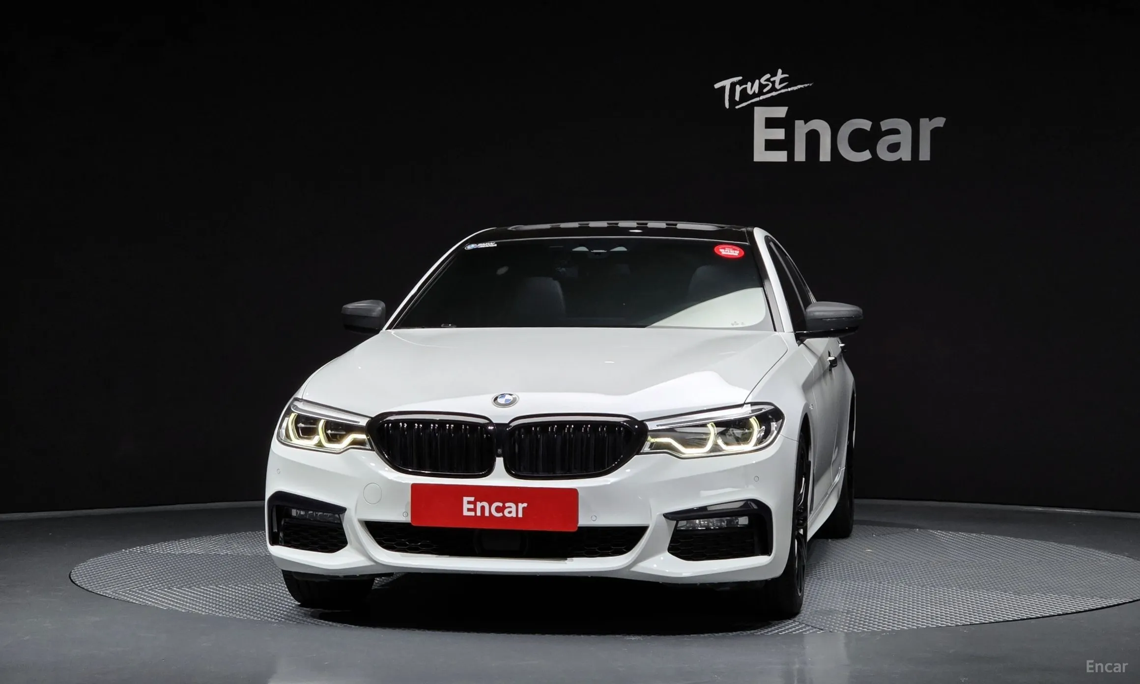 BMW 5 Series (G30) превью 2