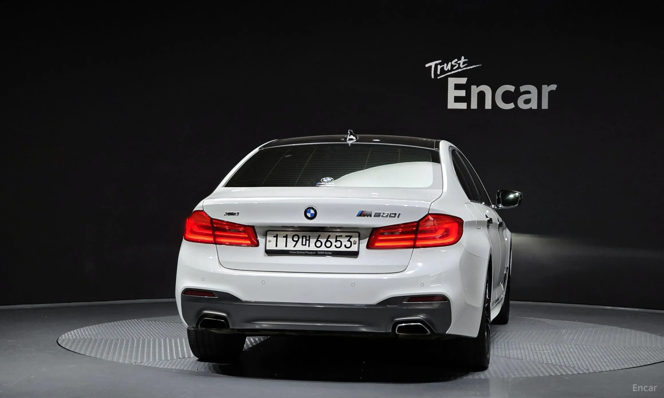 BMW 5 Series (G30) превью 3