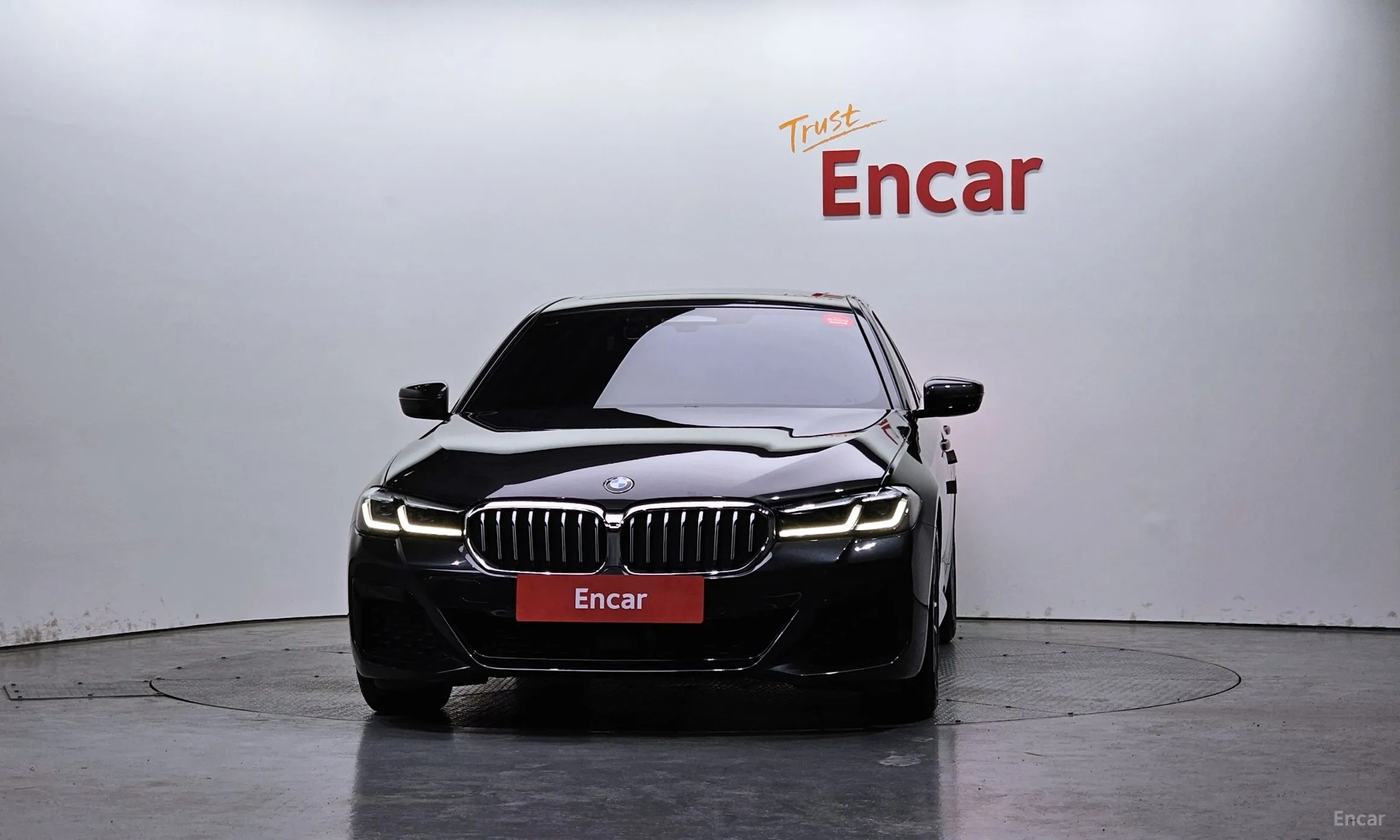 BMW 5 Series (G30) превью 2
