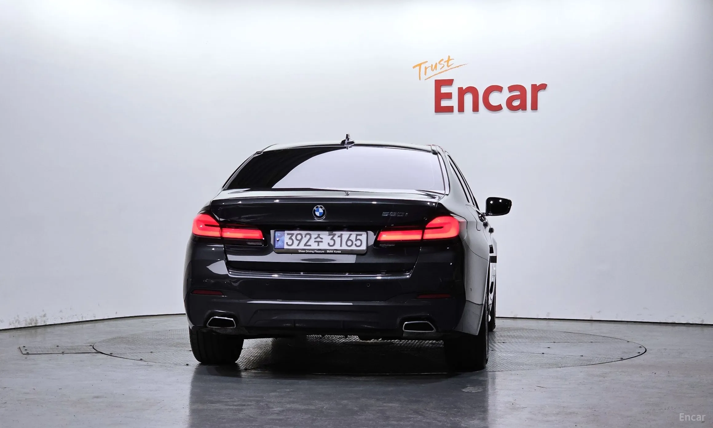 BMW 5 Series (G30) превью 3
