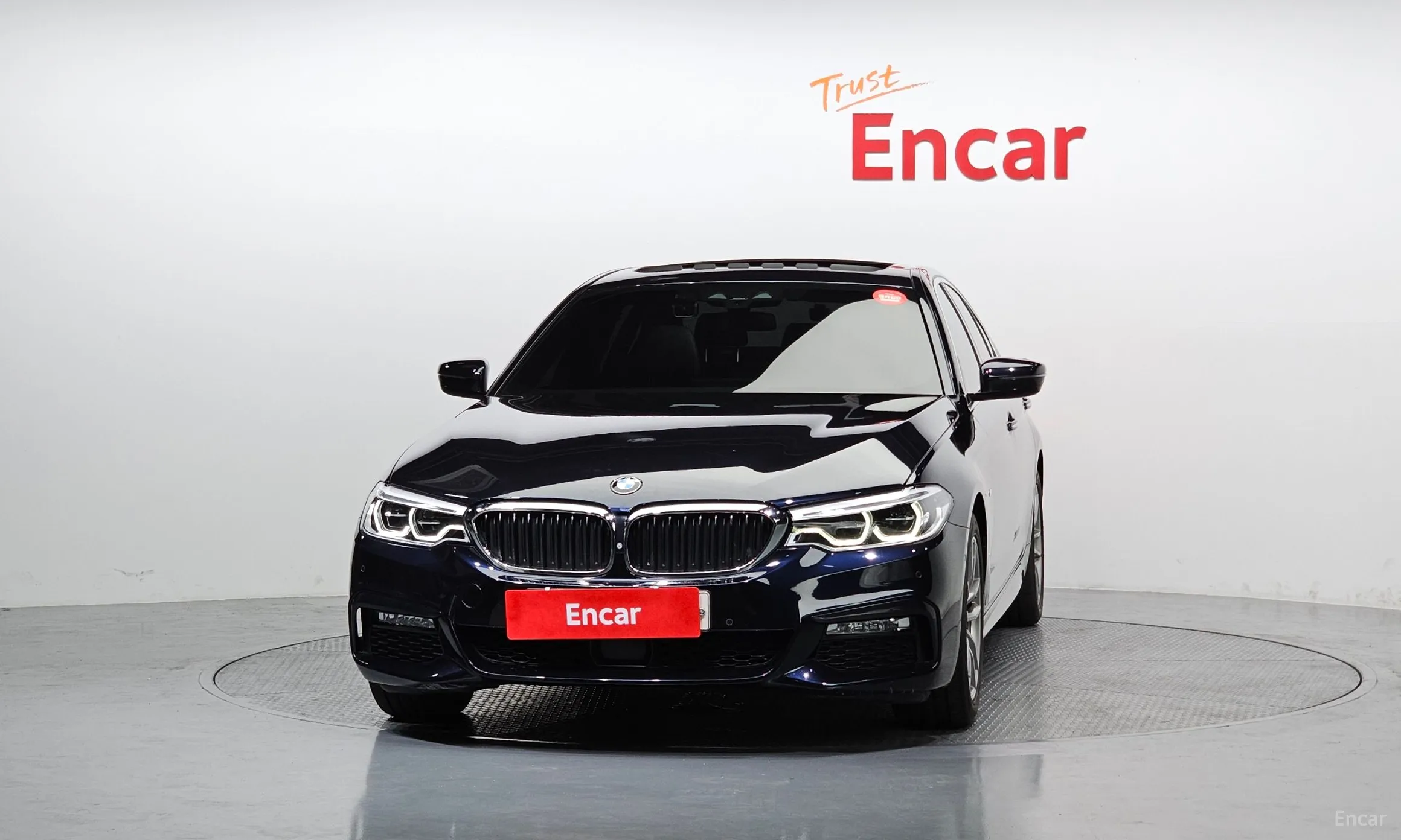 BMW 5 Series (G30) превью 2