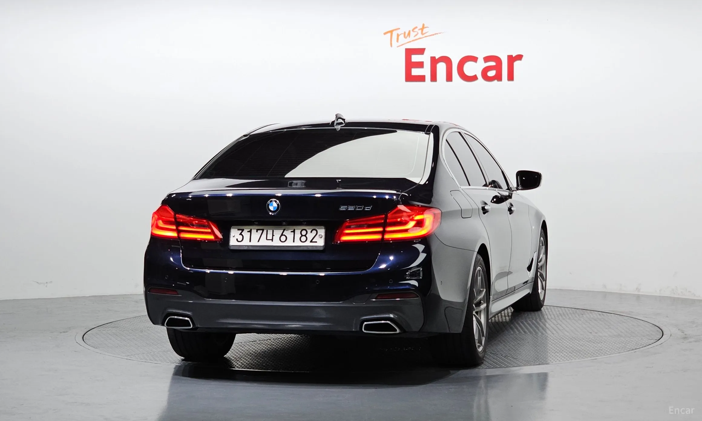 BMW 5 Series (G30) превью 3
