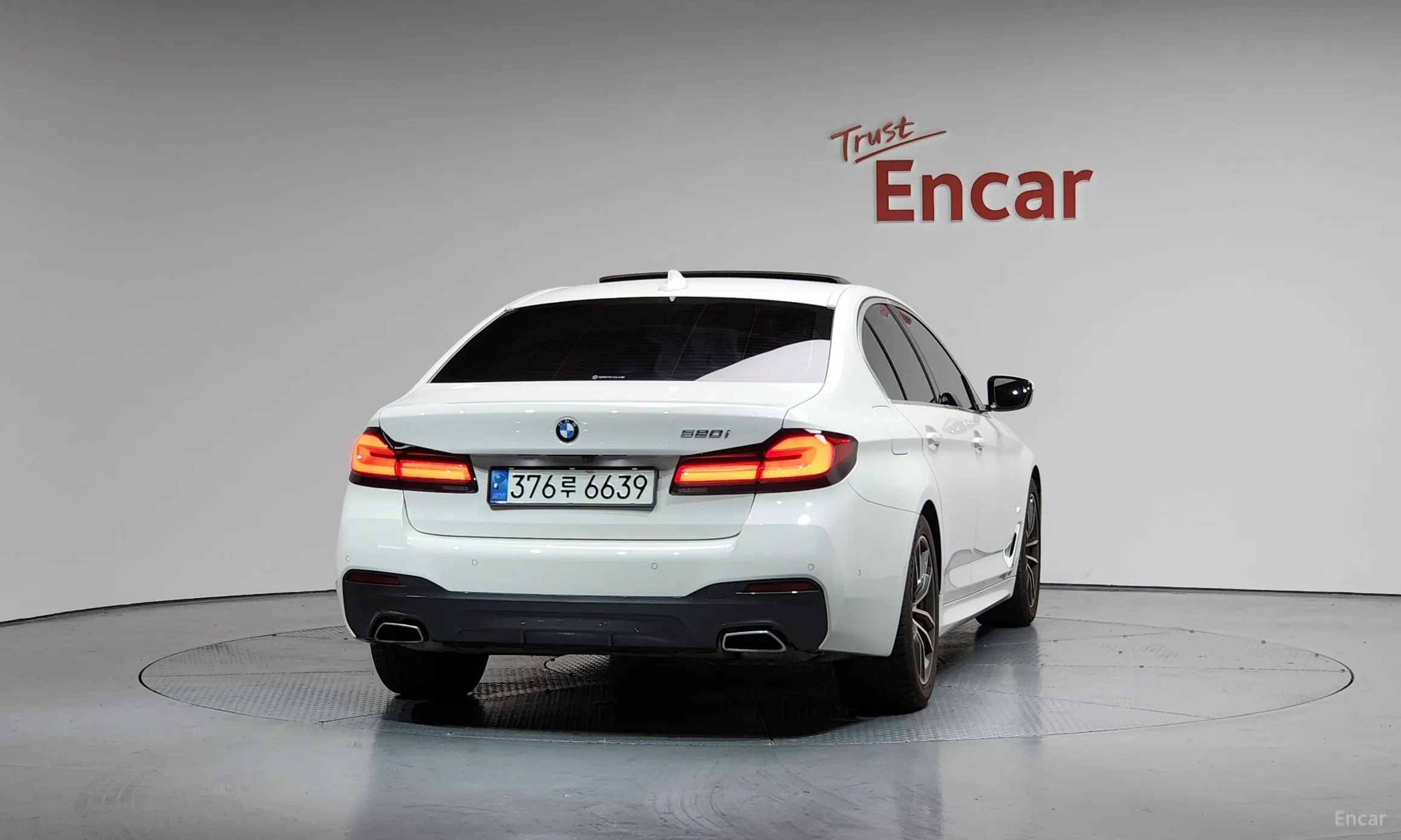 BMW 5 Series (G30) превью 3