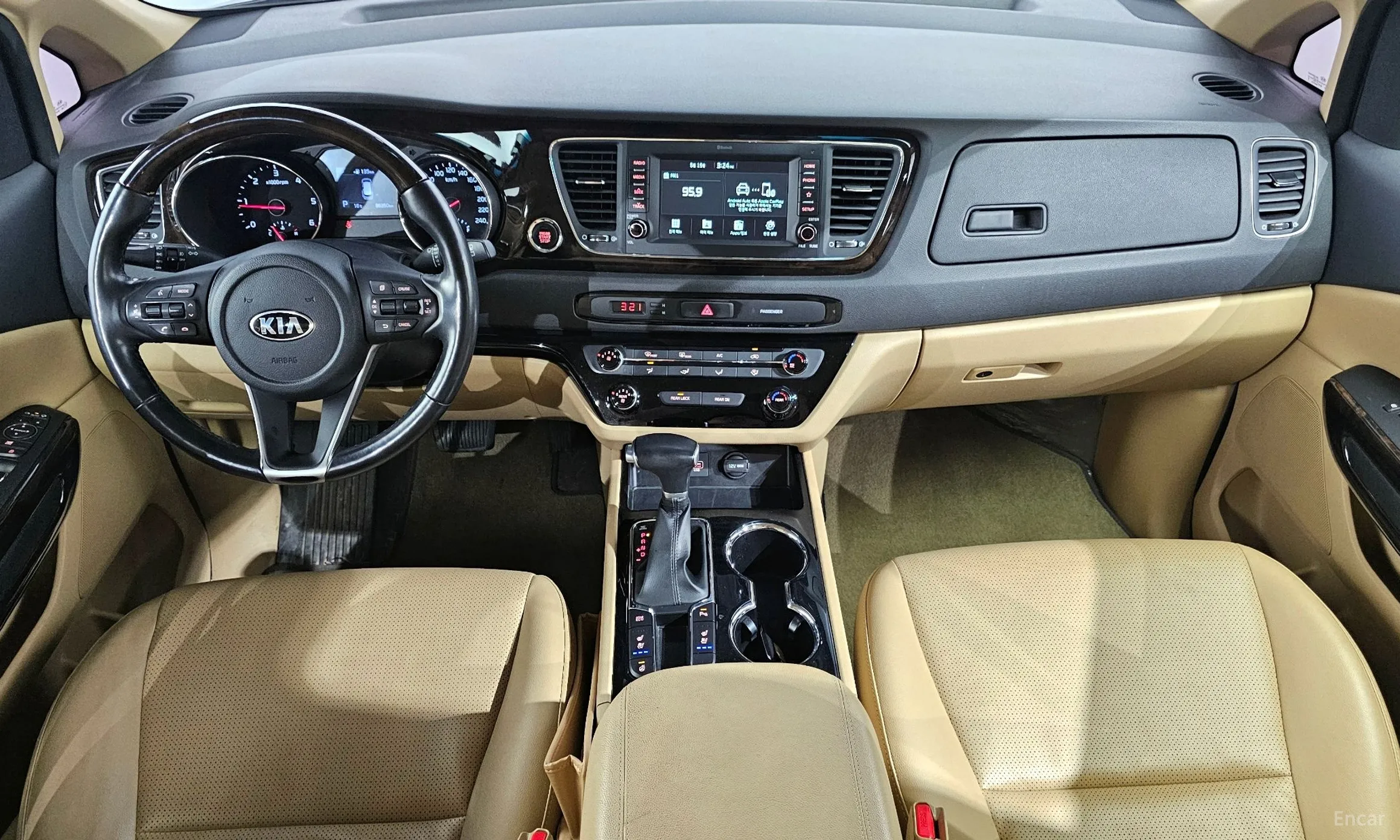 Kia Carnival превью 4