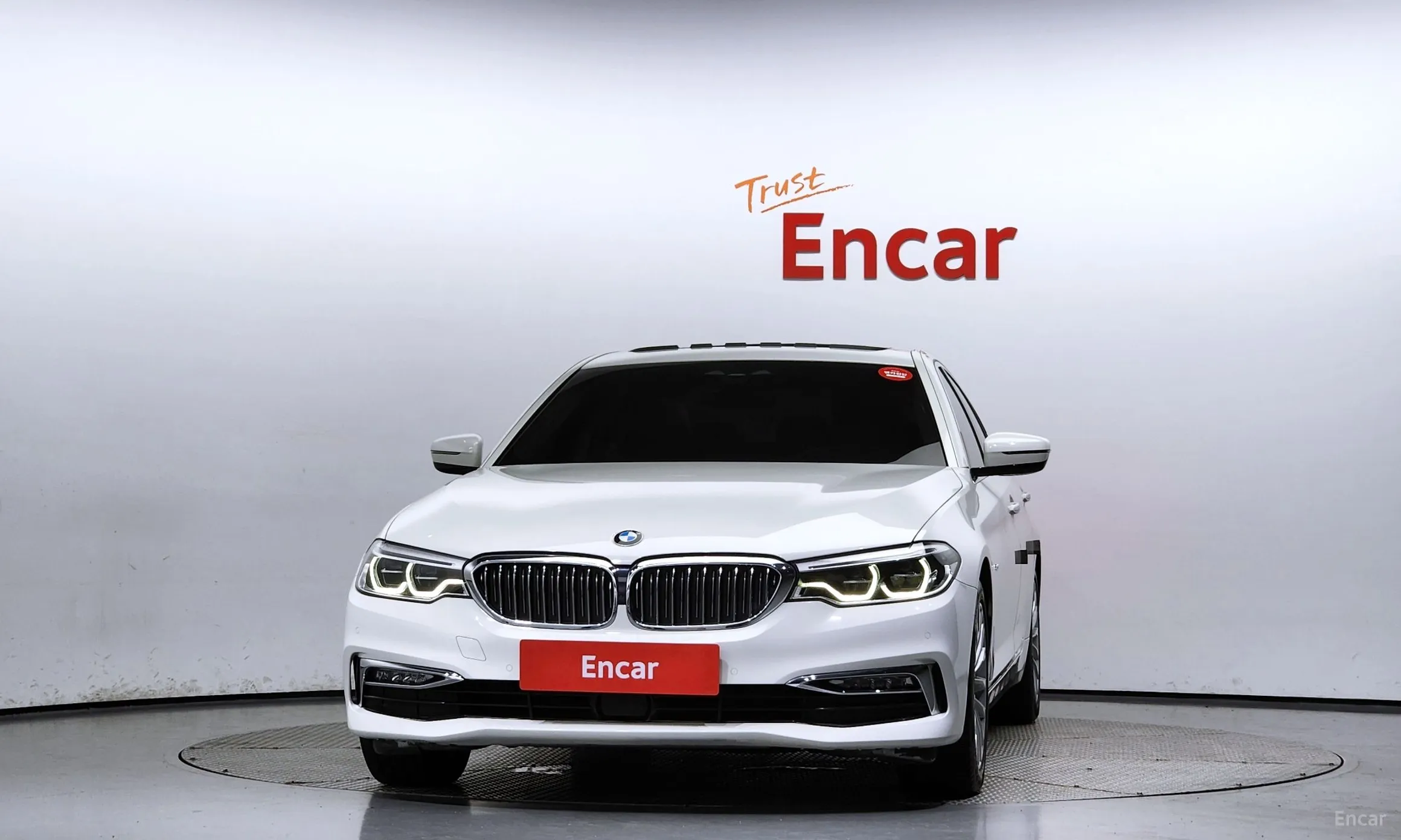 BMW 5 Series (G30) превью 2