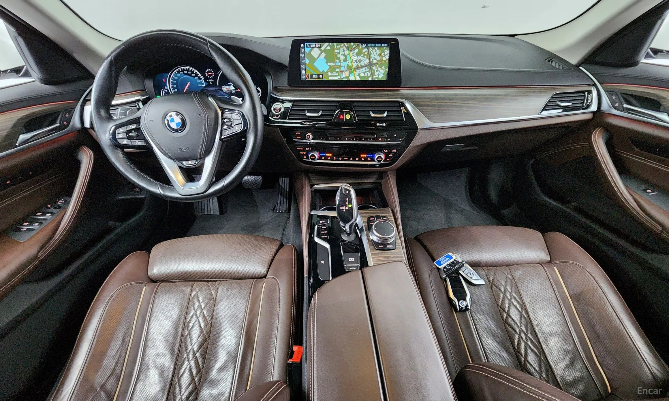 BMW 5 Series (G30) превью 4