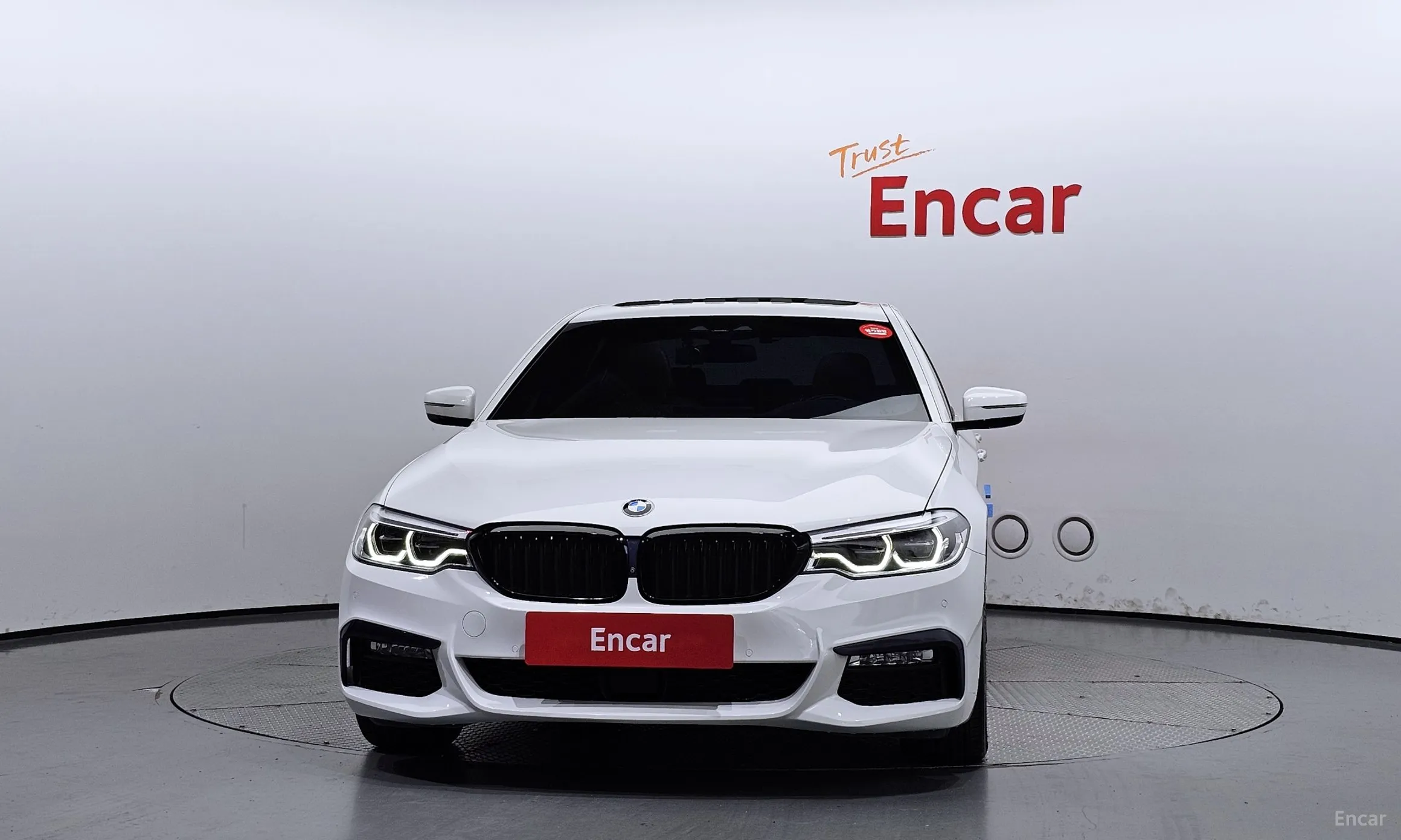 BMW 5 Series (G30) превью 2