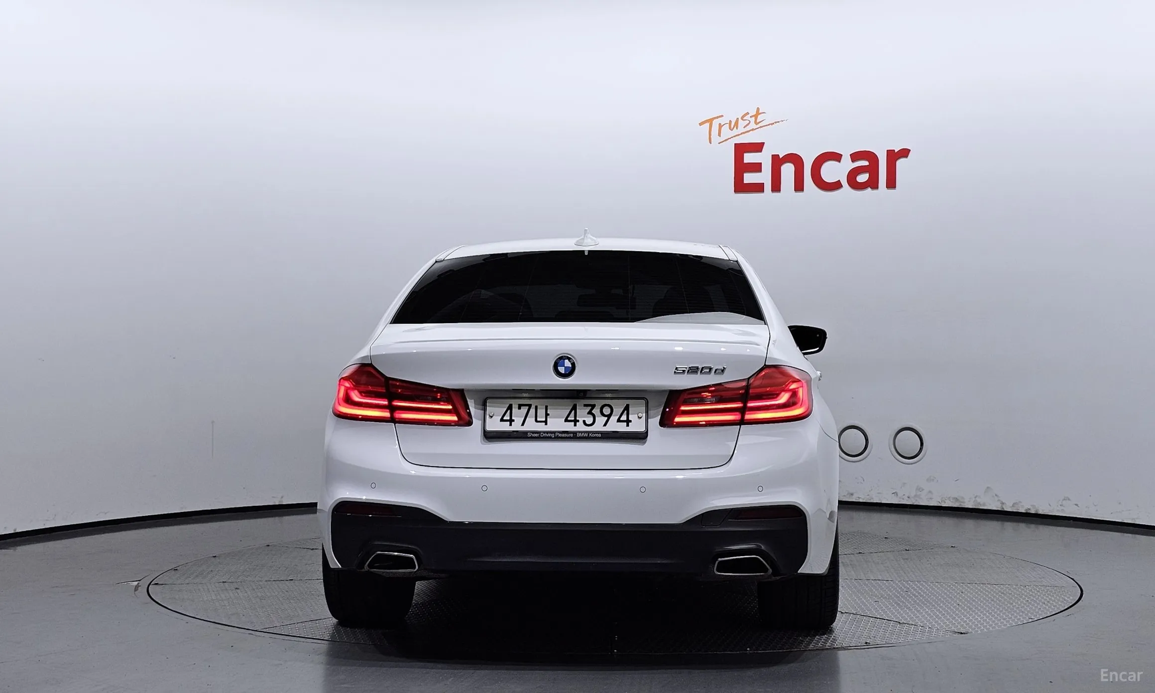 BMW 5 Series (G30) превью 3