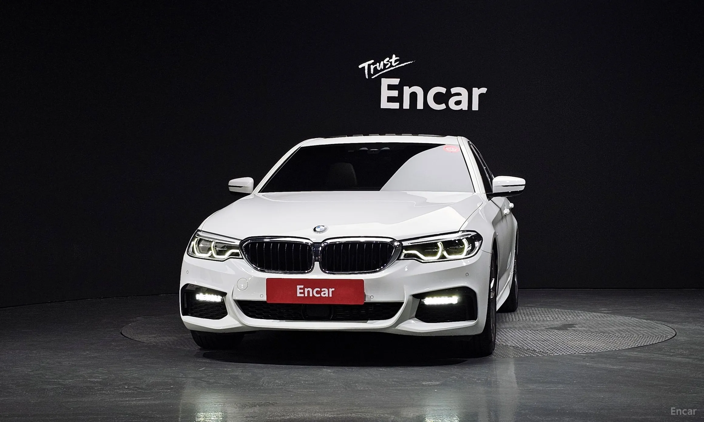 BMW 5 Series (G30) превью 2