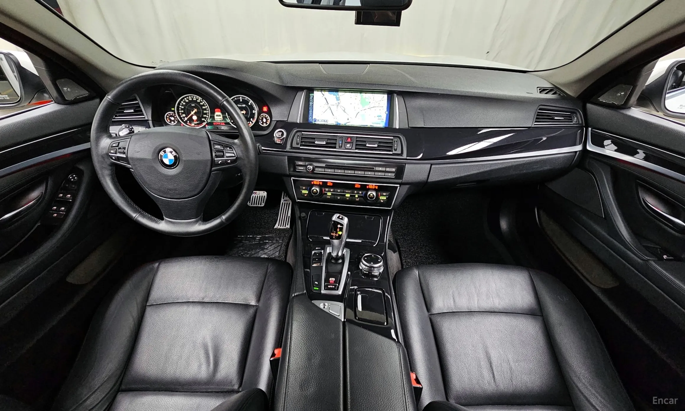 BMW 5 Series (F10) превью 4