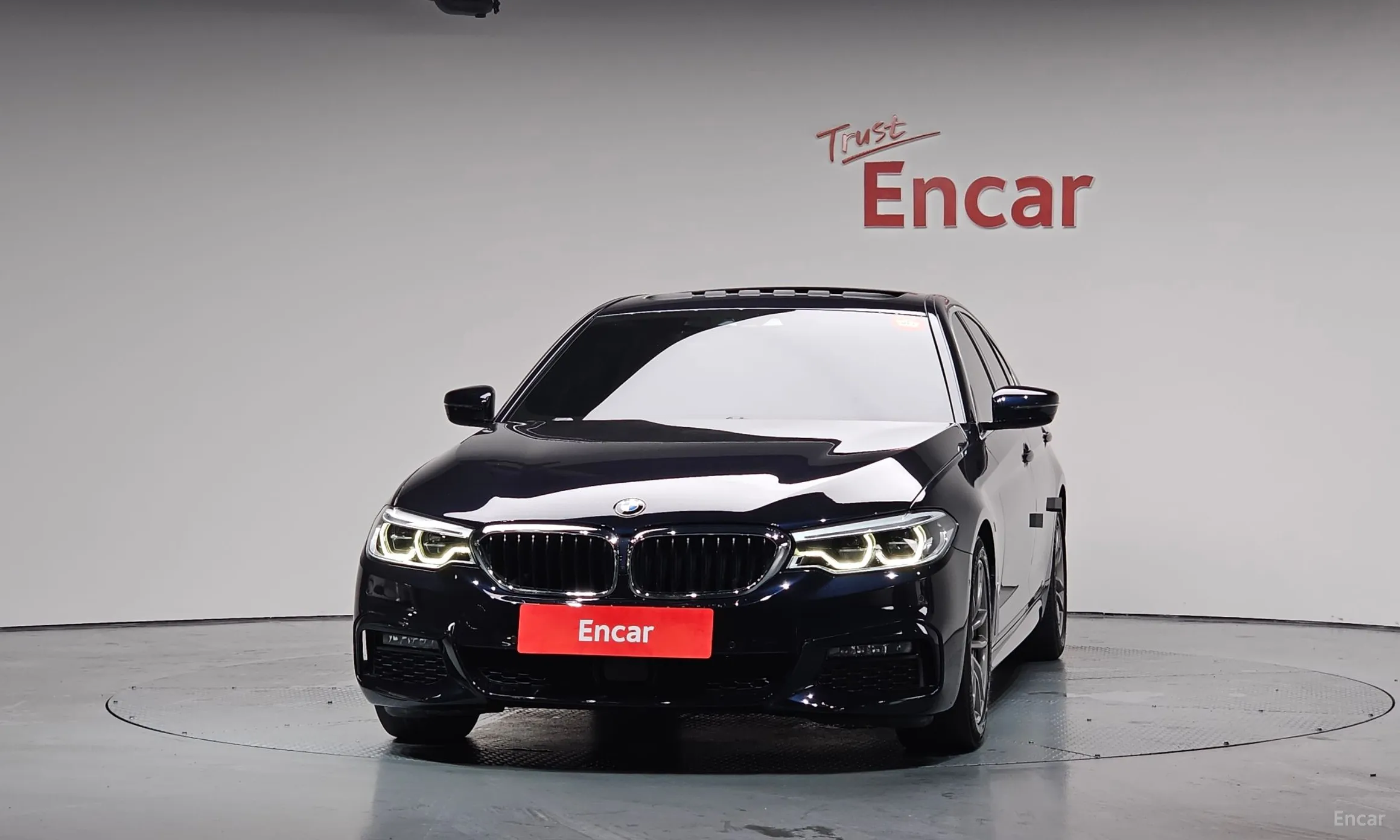 BMW 5 Series (G30) превью 2