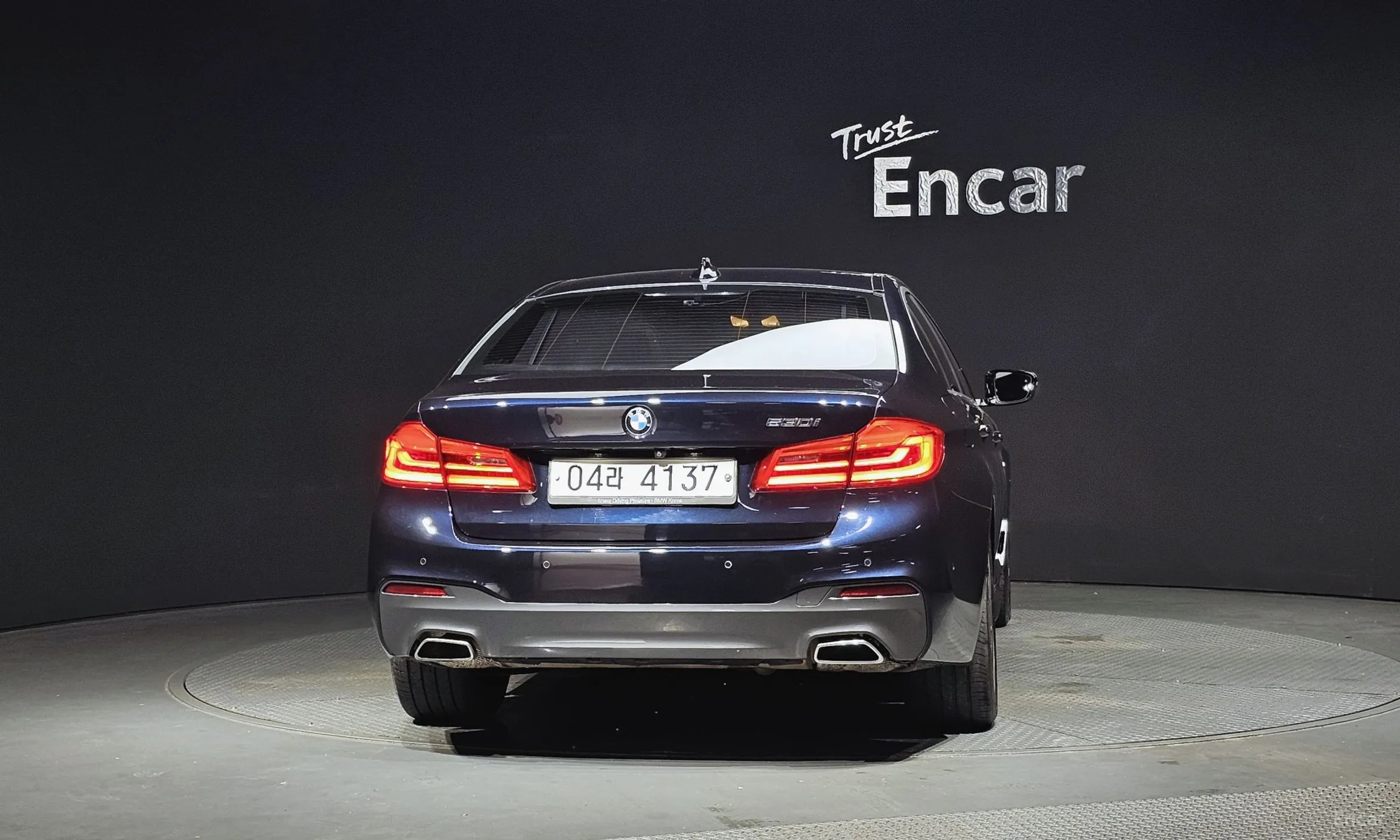 BMW 5 Series (G30) превью 3