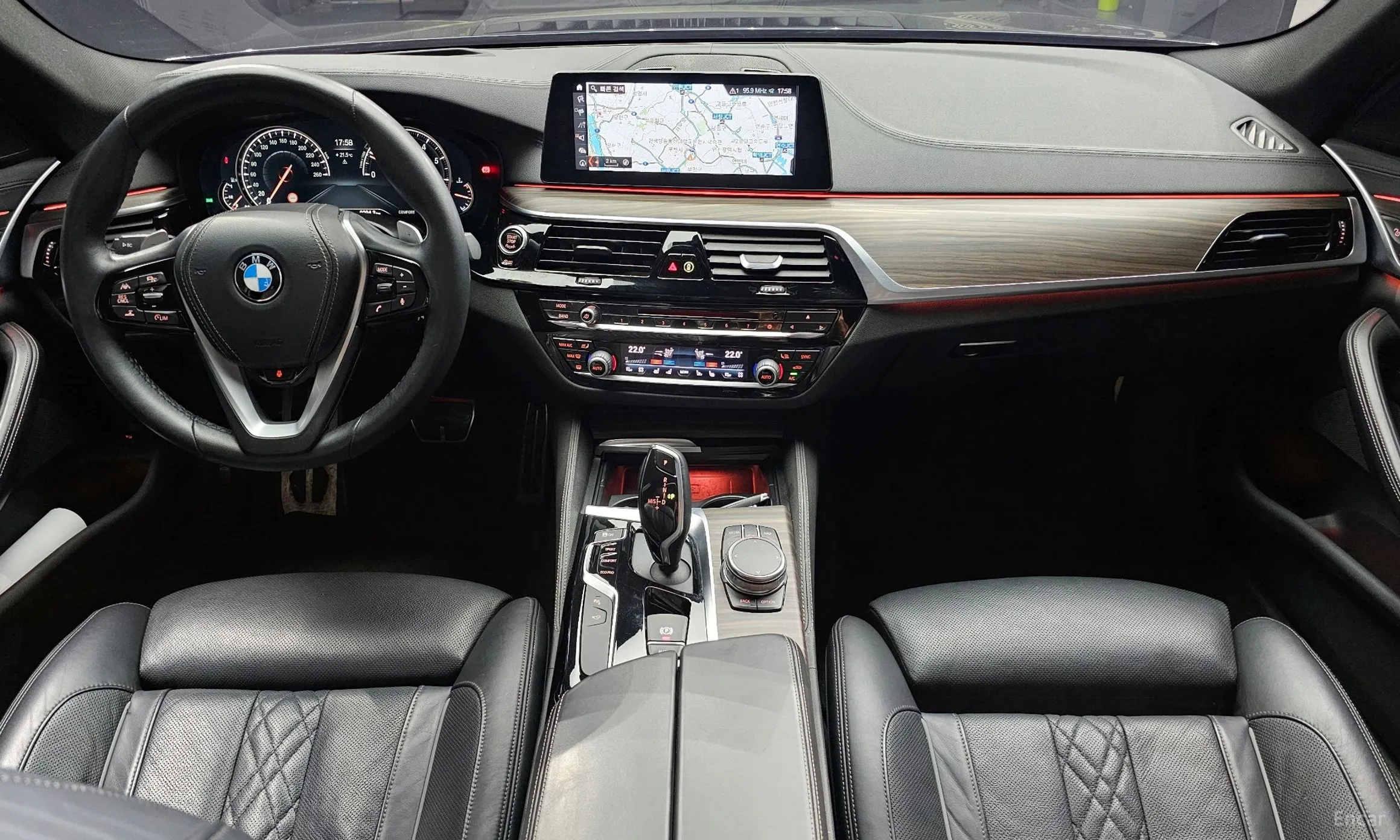 BMW 5 Series (G30) превью 4