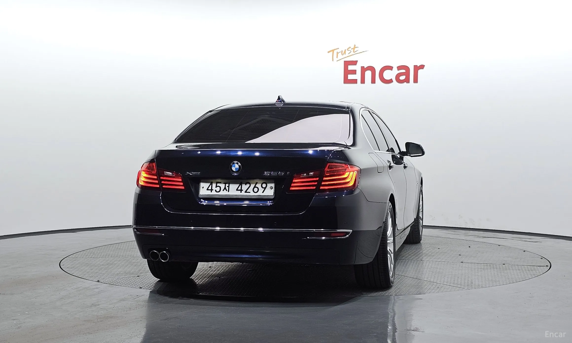 BMW 5 Series (F10) превью 3