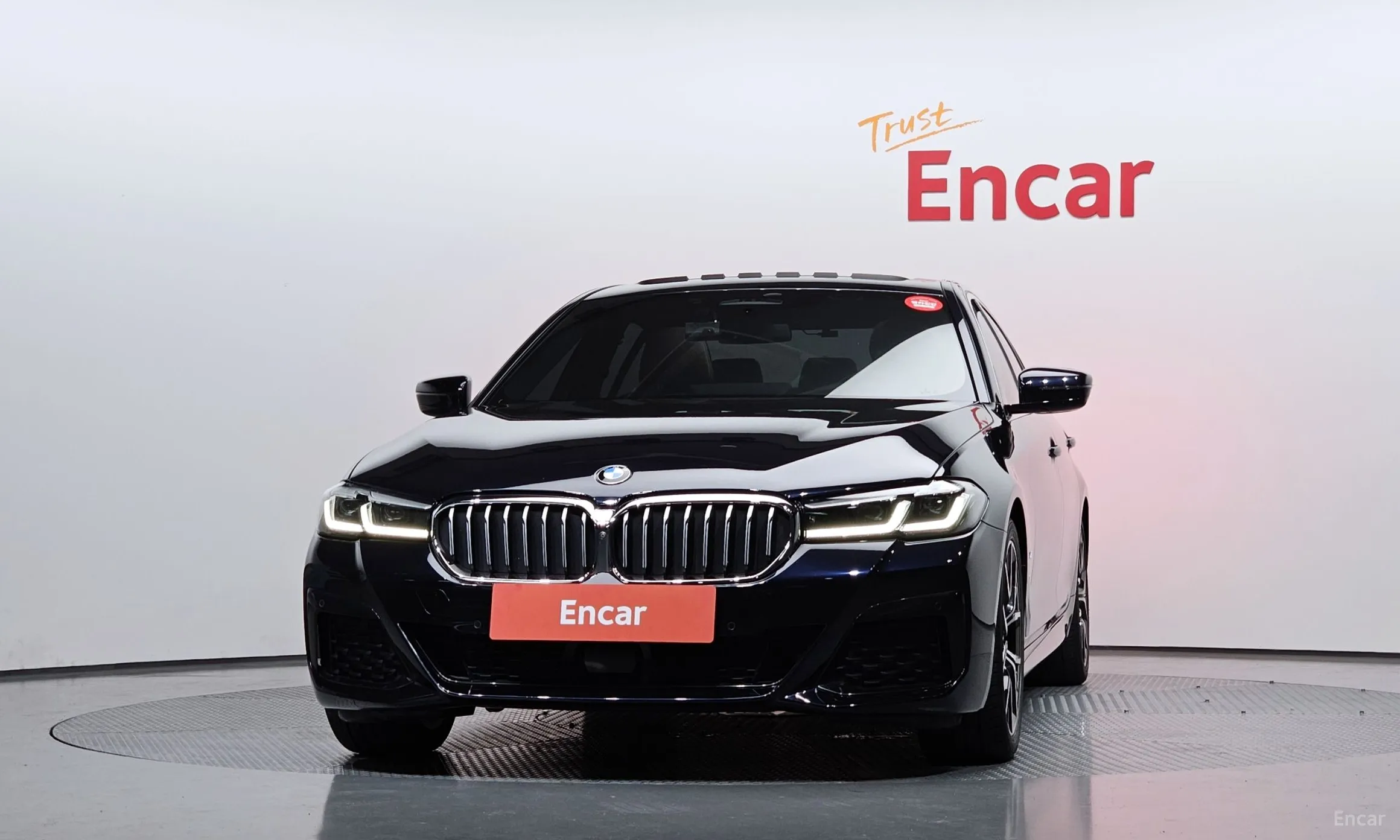 BMW 5 Series (G30) превью 2