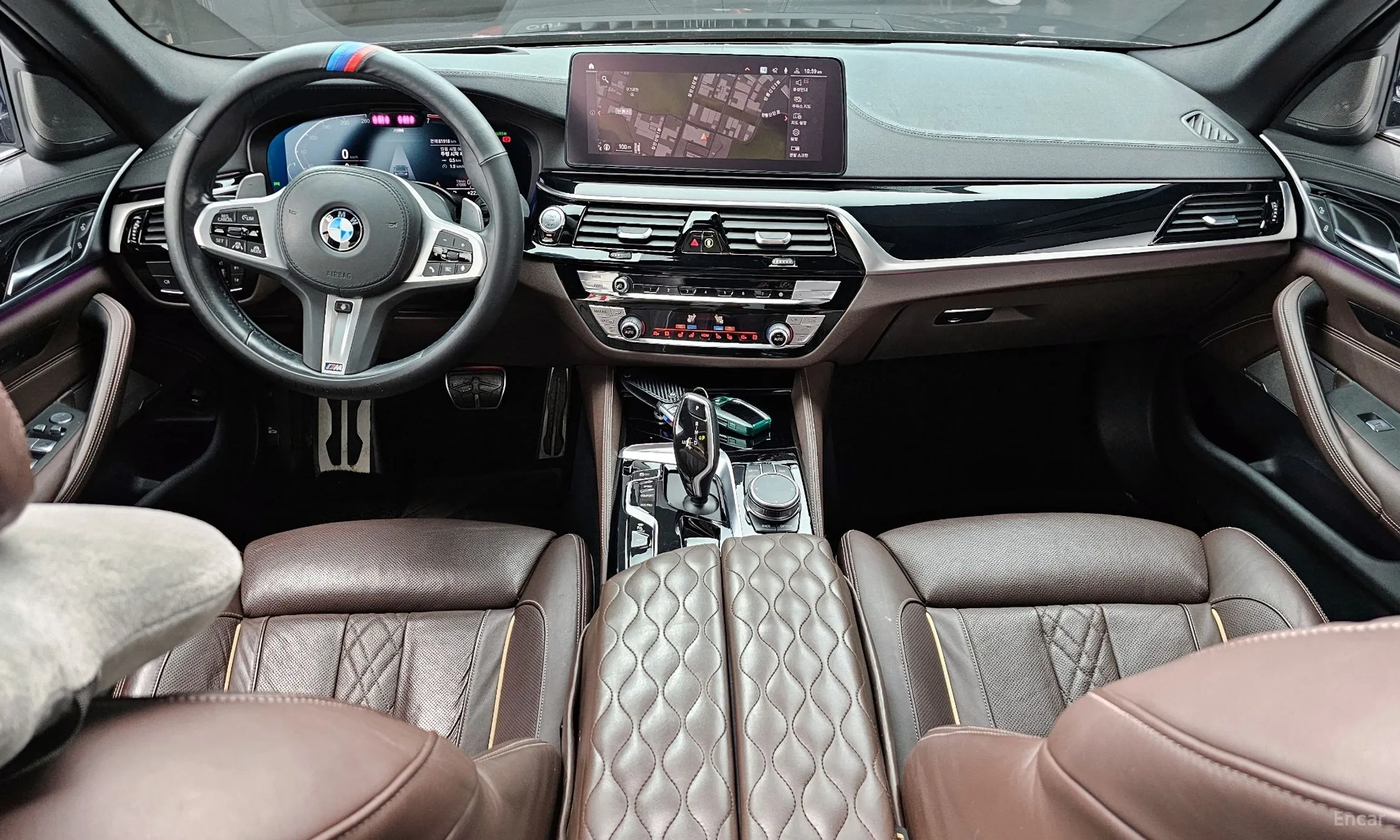 BMW 5 Series (G30) превью 4