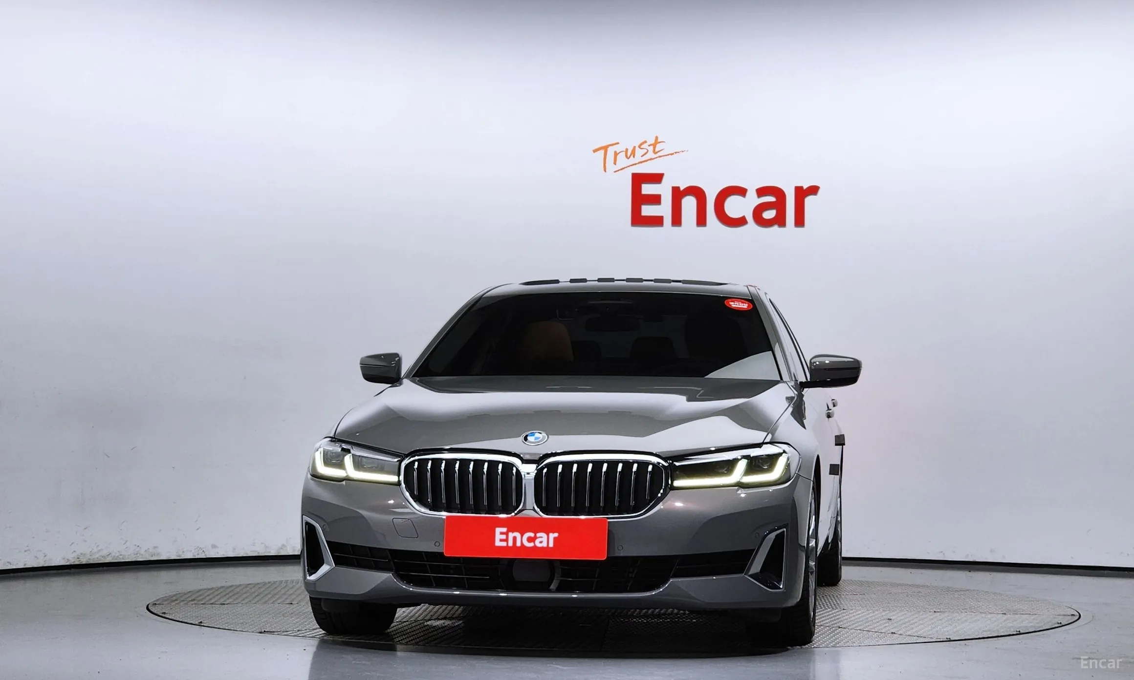 BMW 5 Series (G30) превью 2