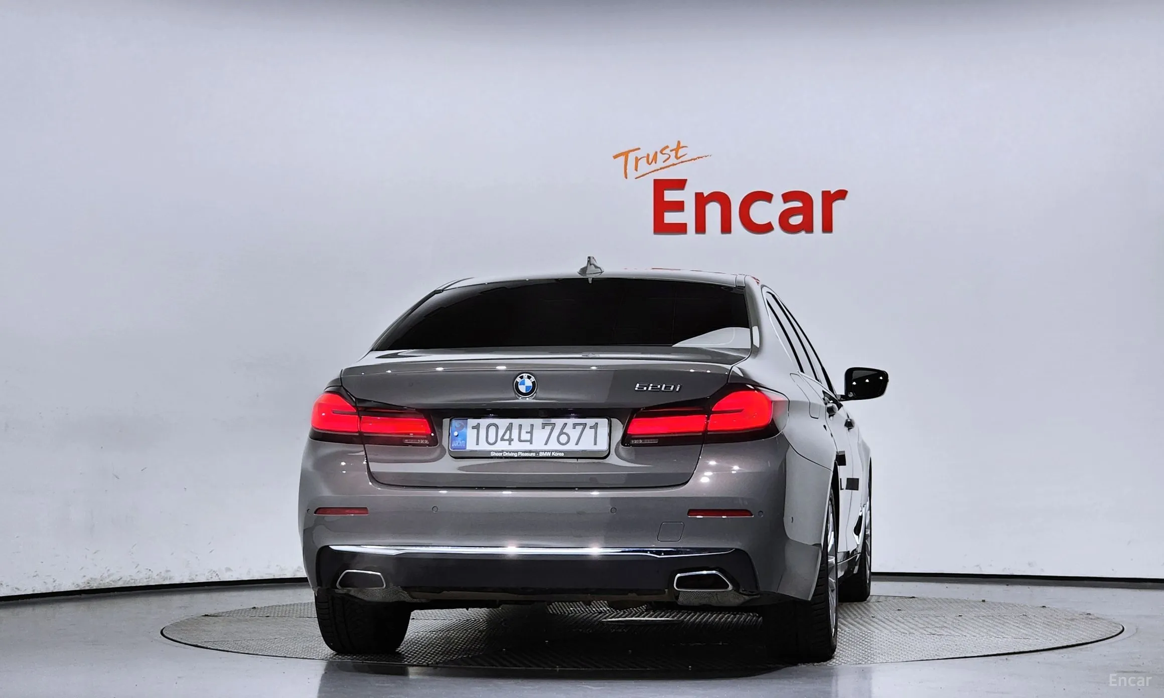 BMW 5 Series (G30) превью 3