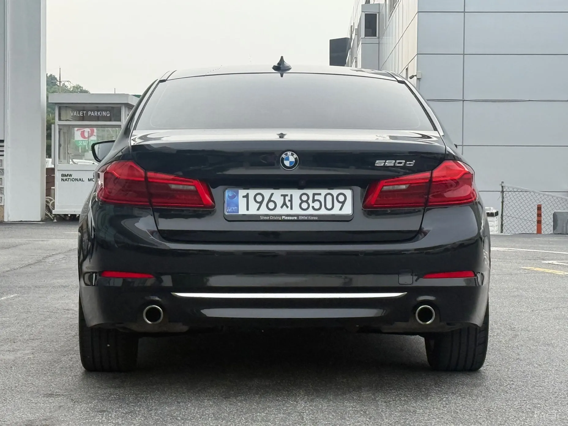 BMW 5 Series (G30) превью 3