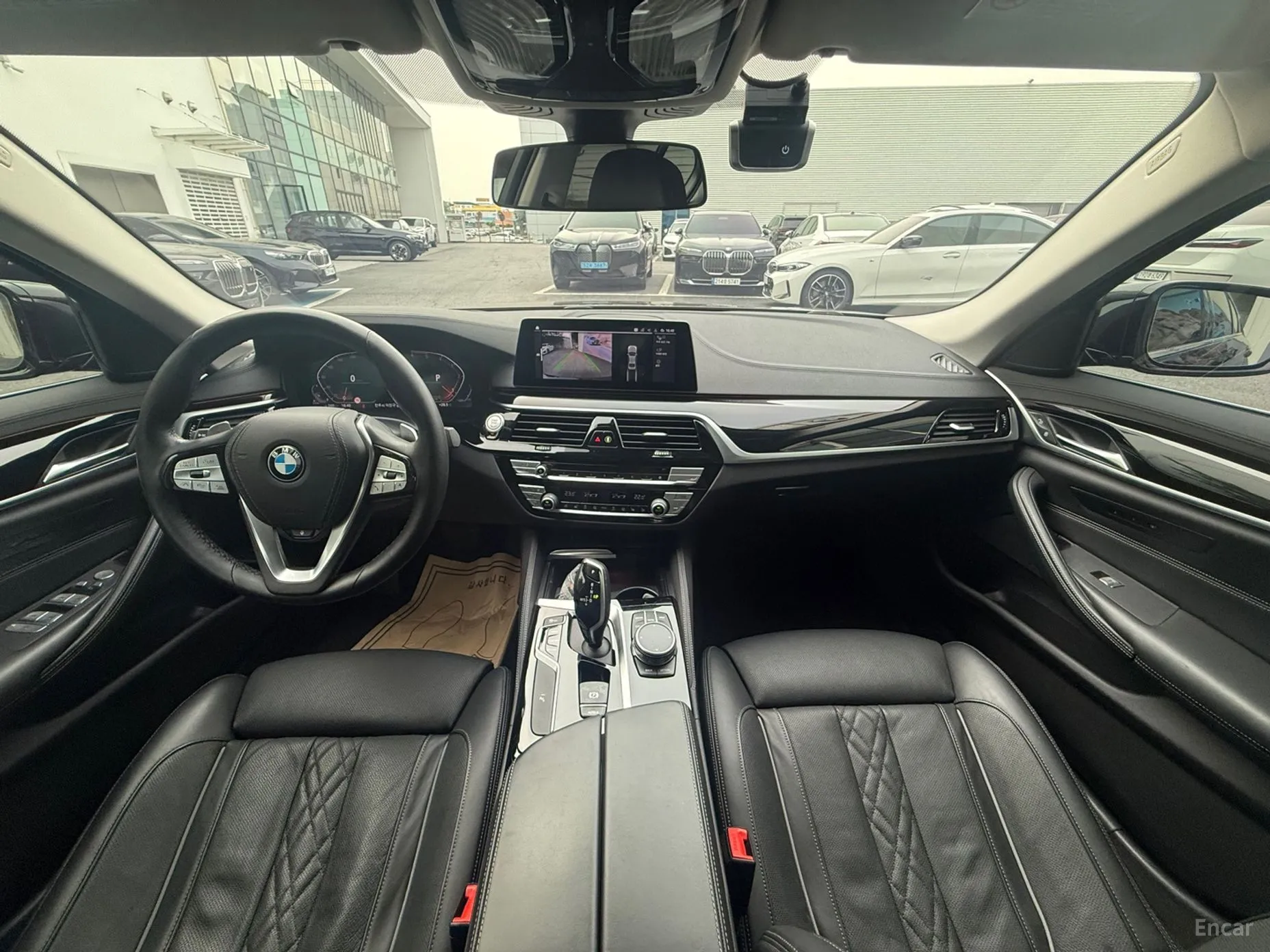 BMW 5 Series (G30) превью 4