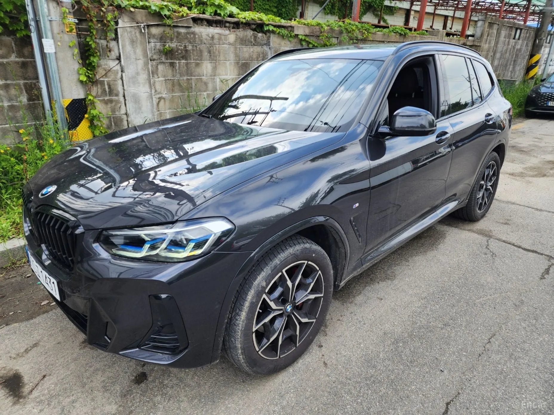 X3 (G01)