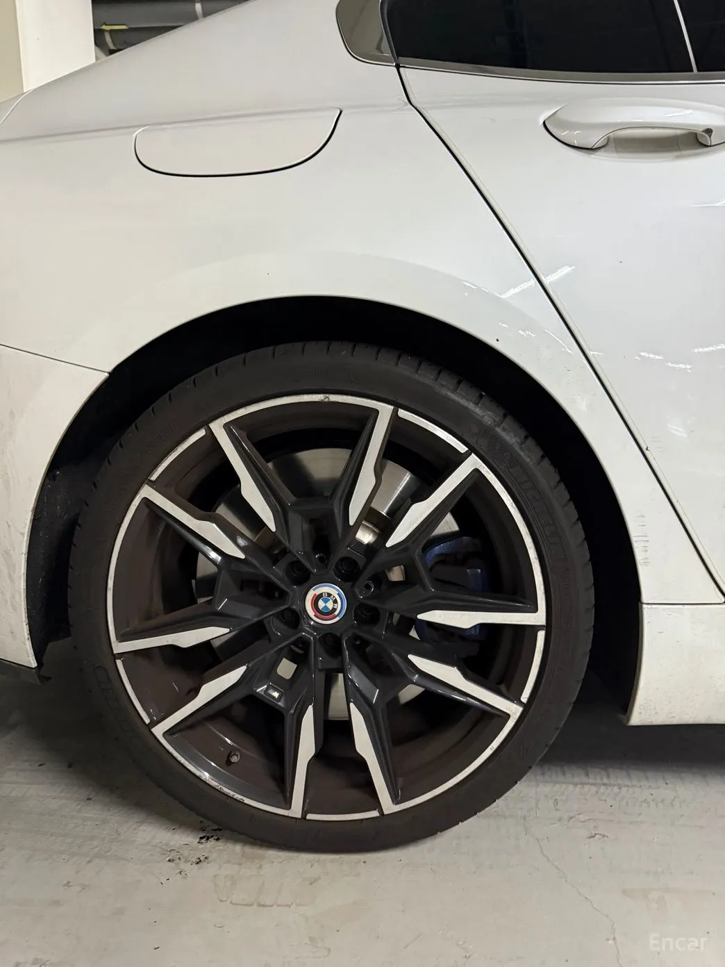 BMW 8-series (G15) превью 4