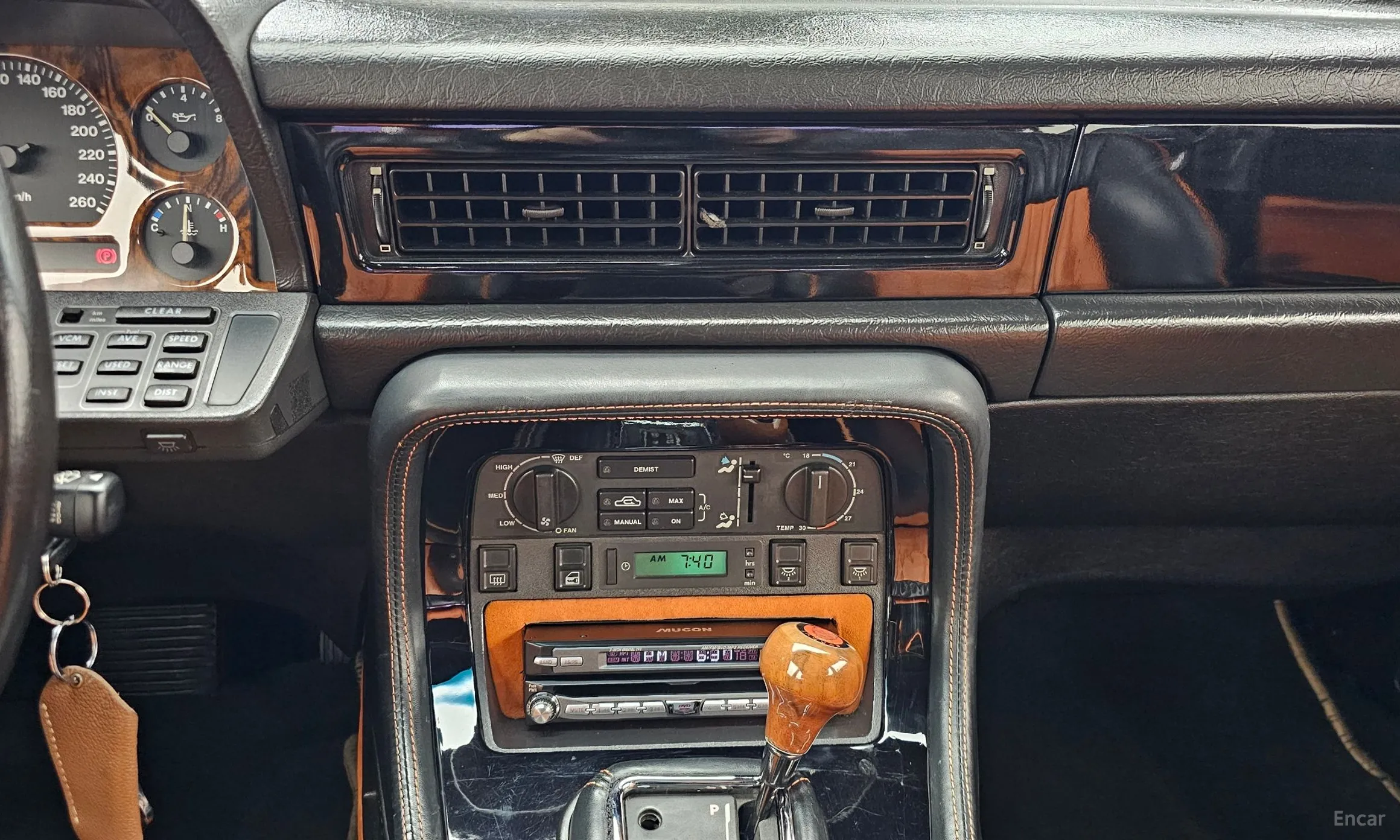 Jaguar XJ-6 превью 14
