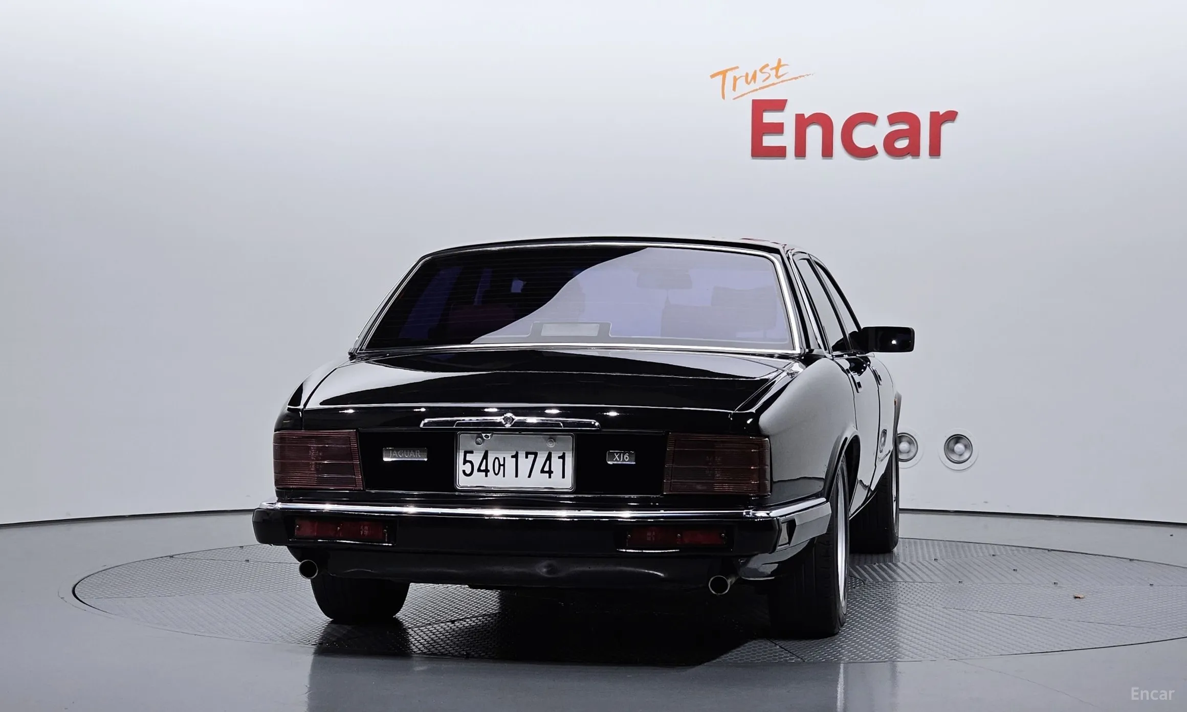 Jaguar XJ-6 превью 4