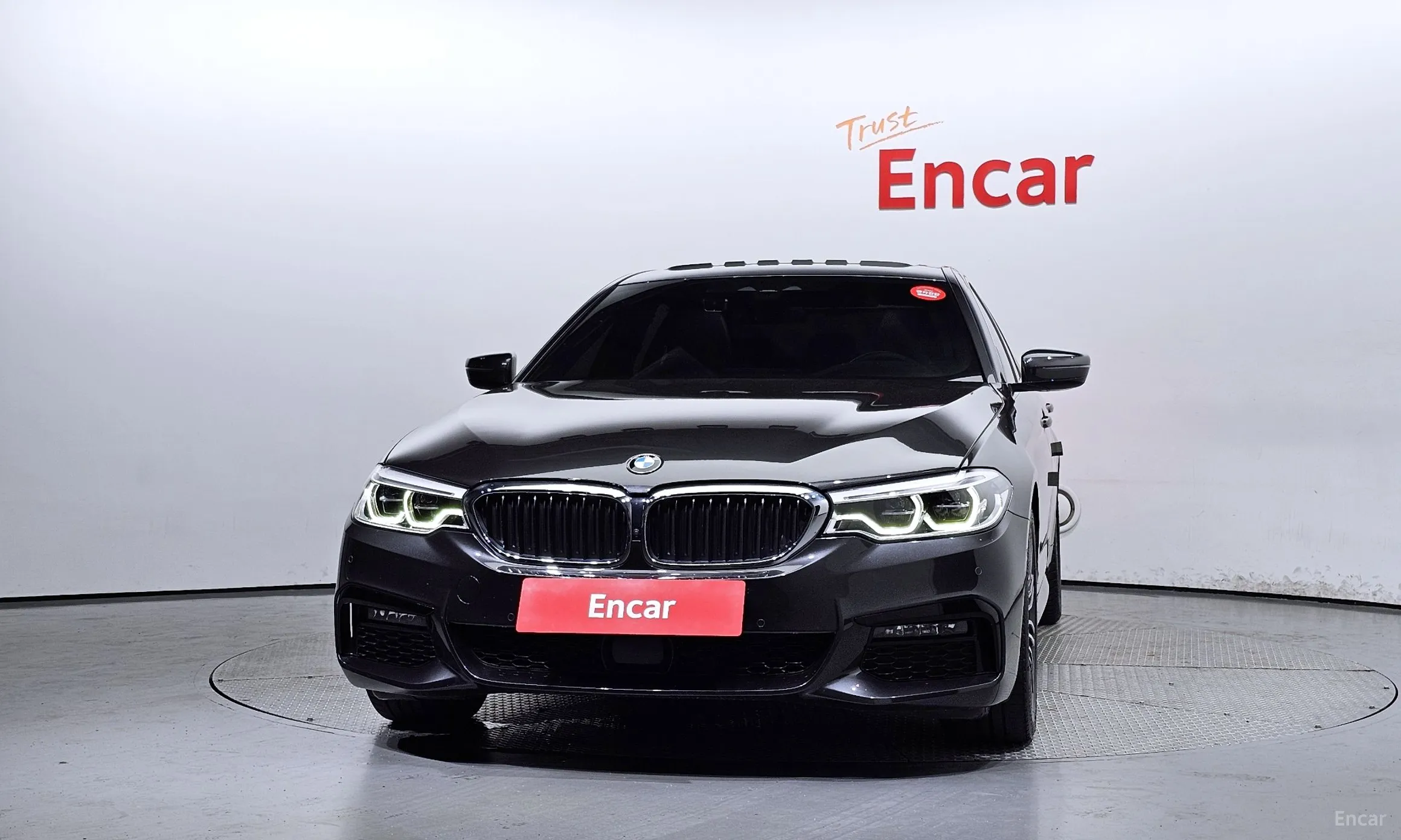 BMW 5 Series (G30) превью 2