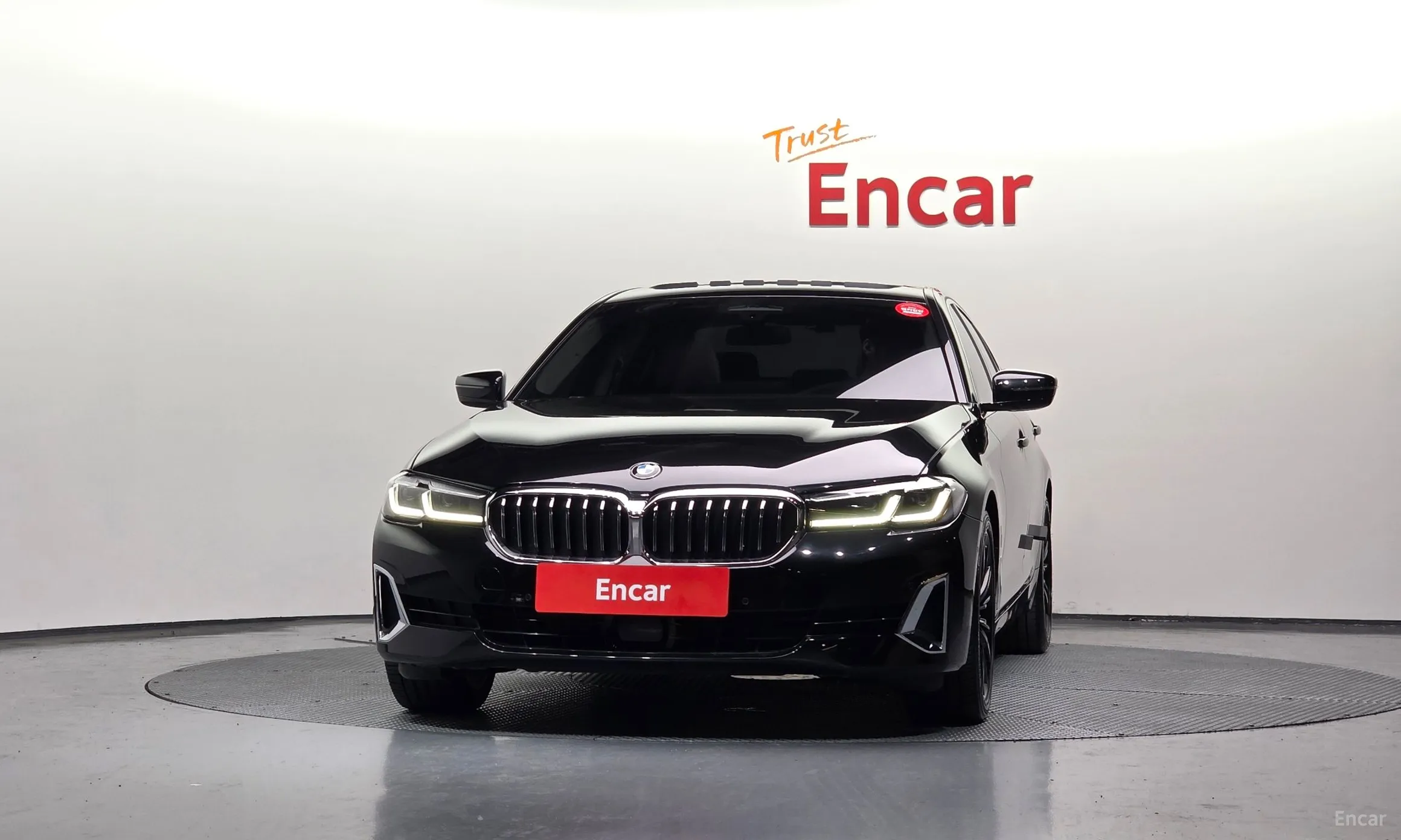 BMW 5 Series (G30) превью 2