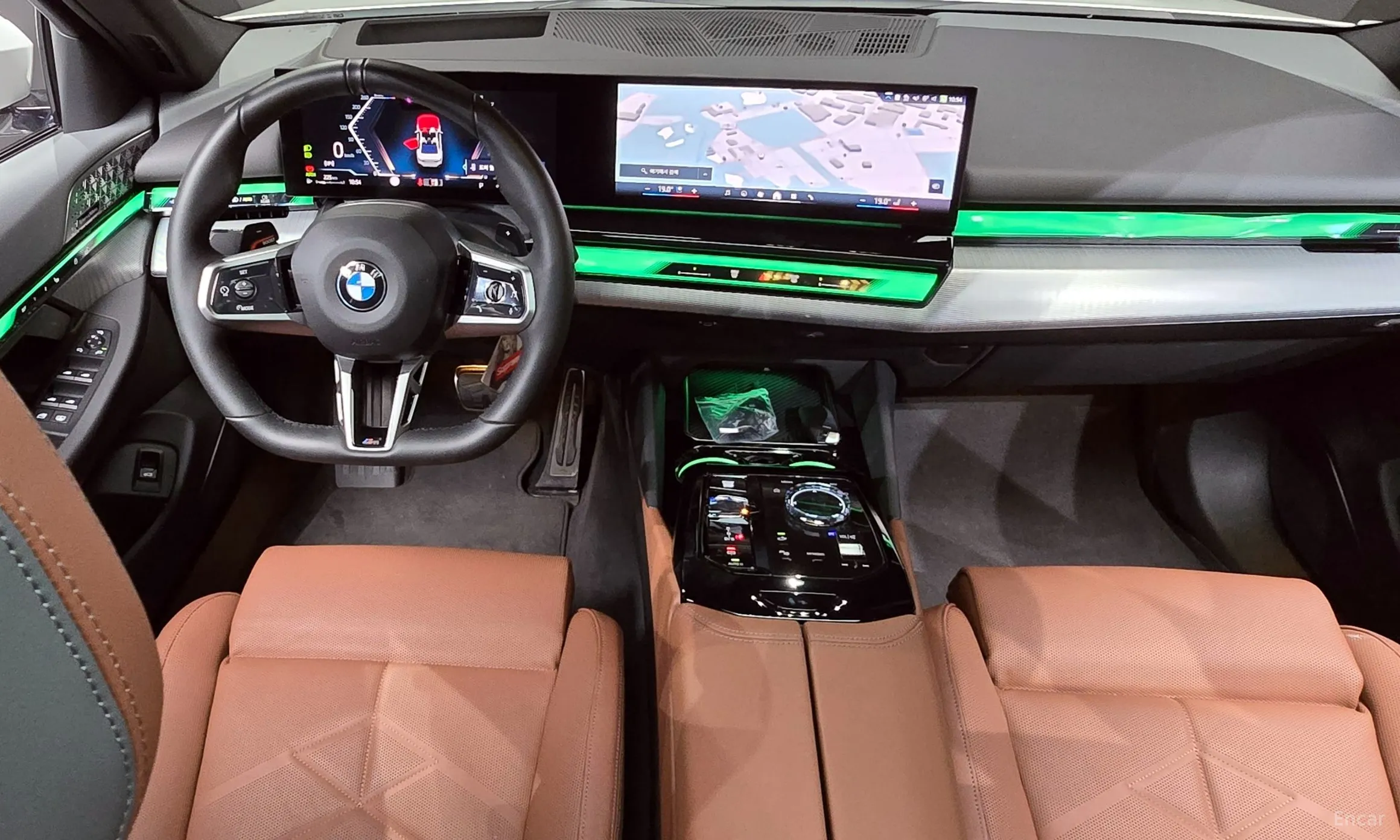 BMW 5 Series (G60) превью 4