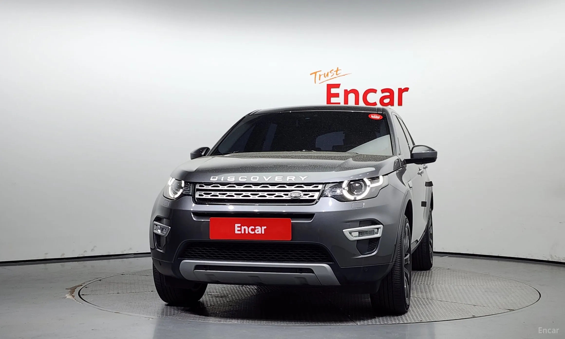 Land Rover Discovery Sports превью 2