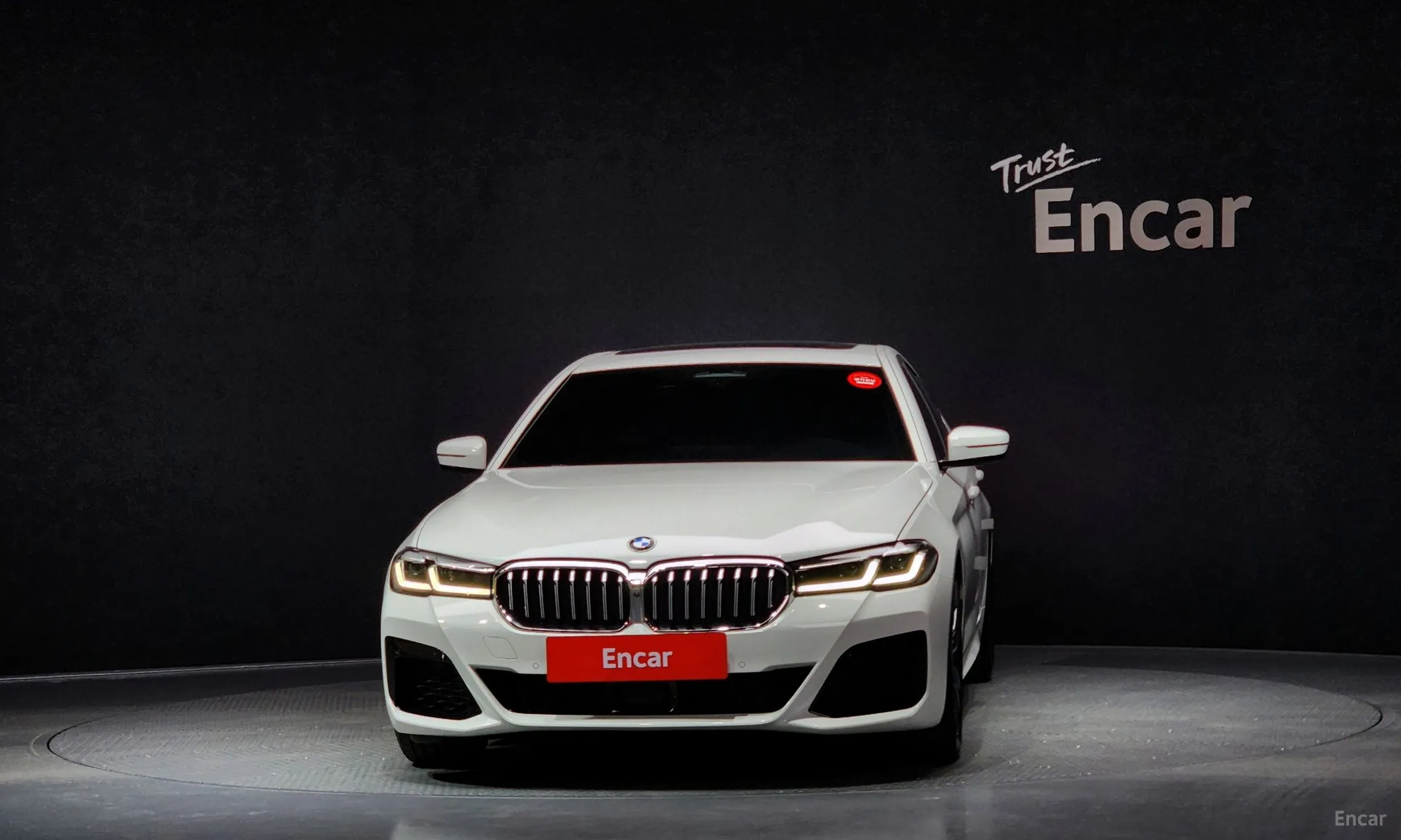 BMW 5 Series (G30) превью 2