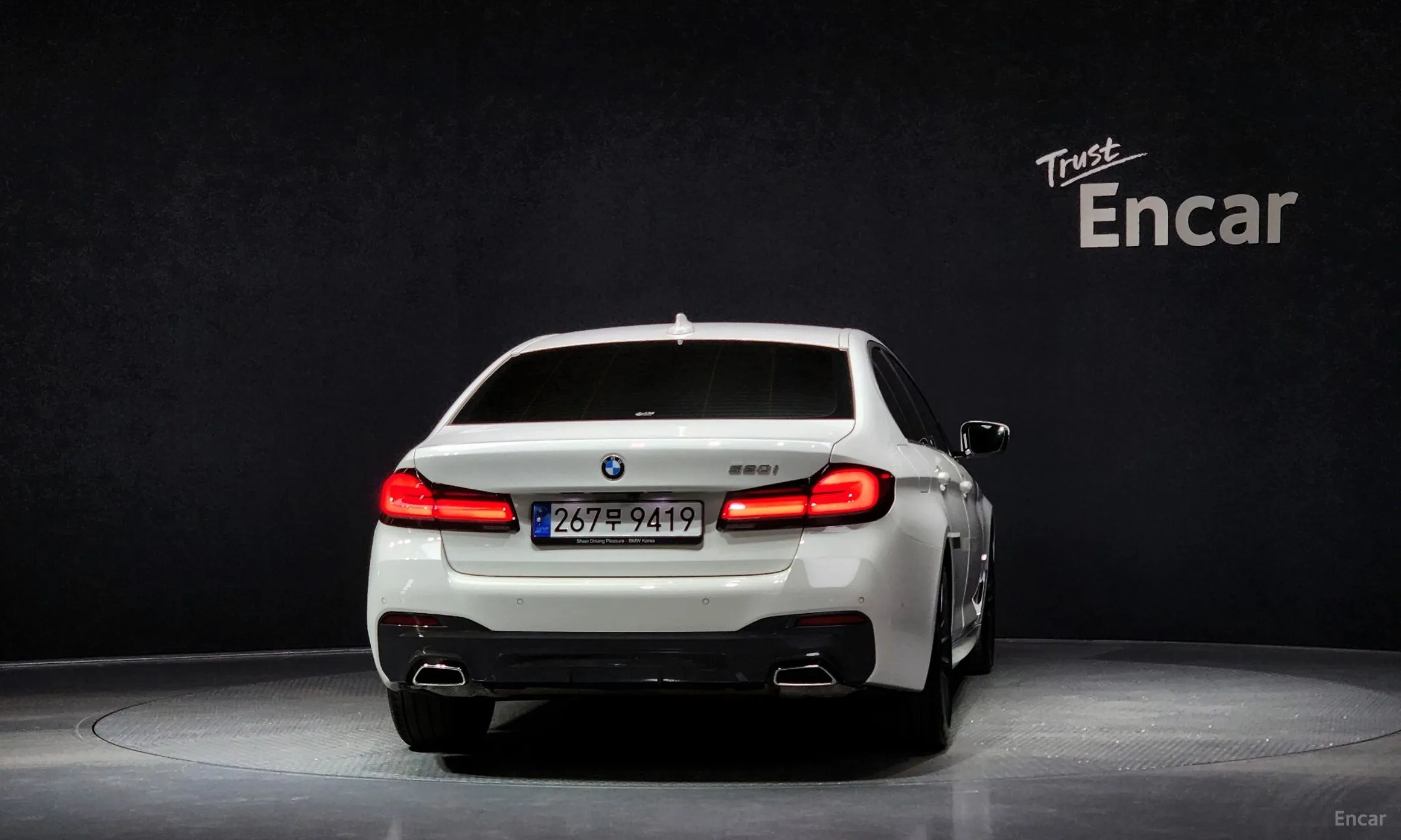 BMW 5 Series (G30) превью 3