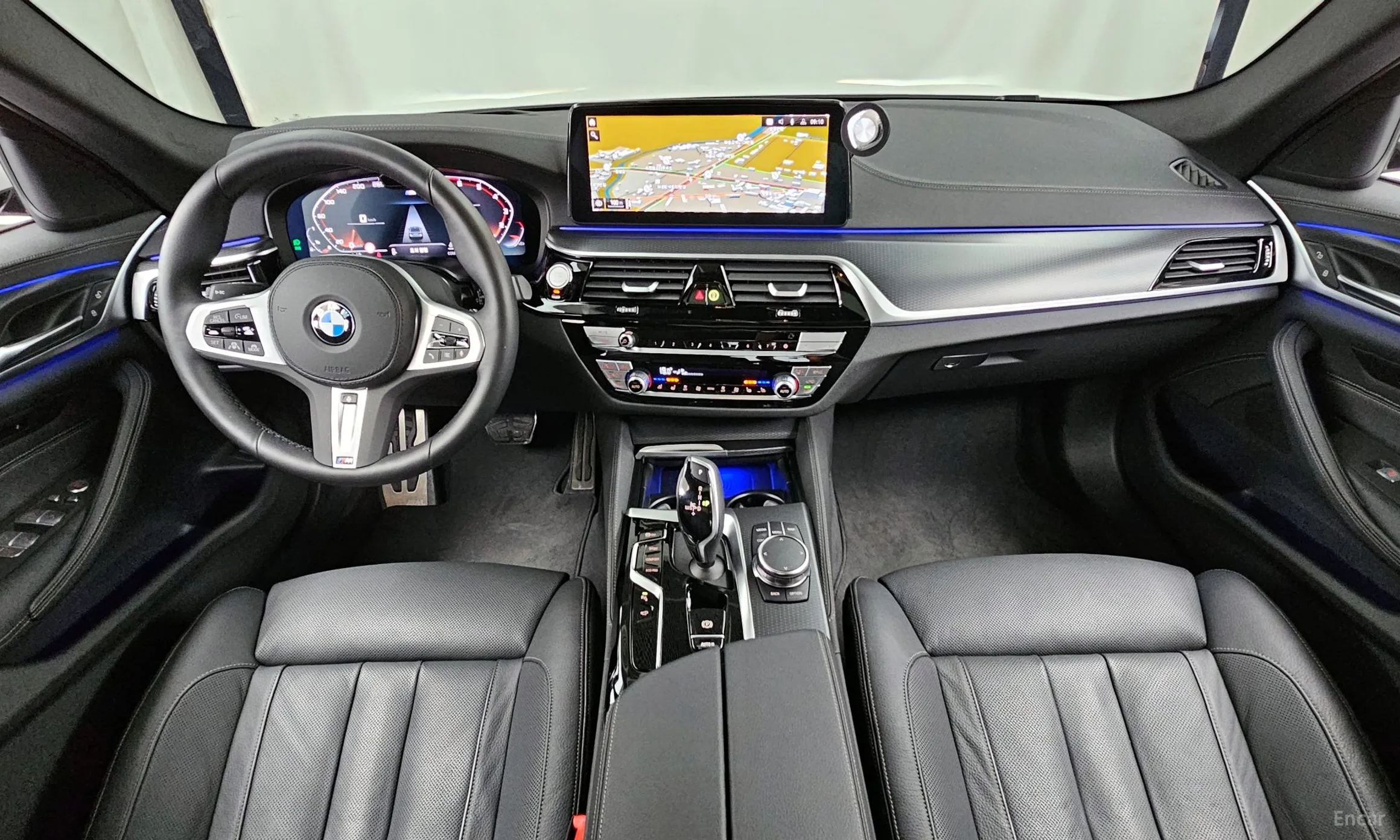 BMW 5 Series (G30) превью 4
