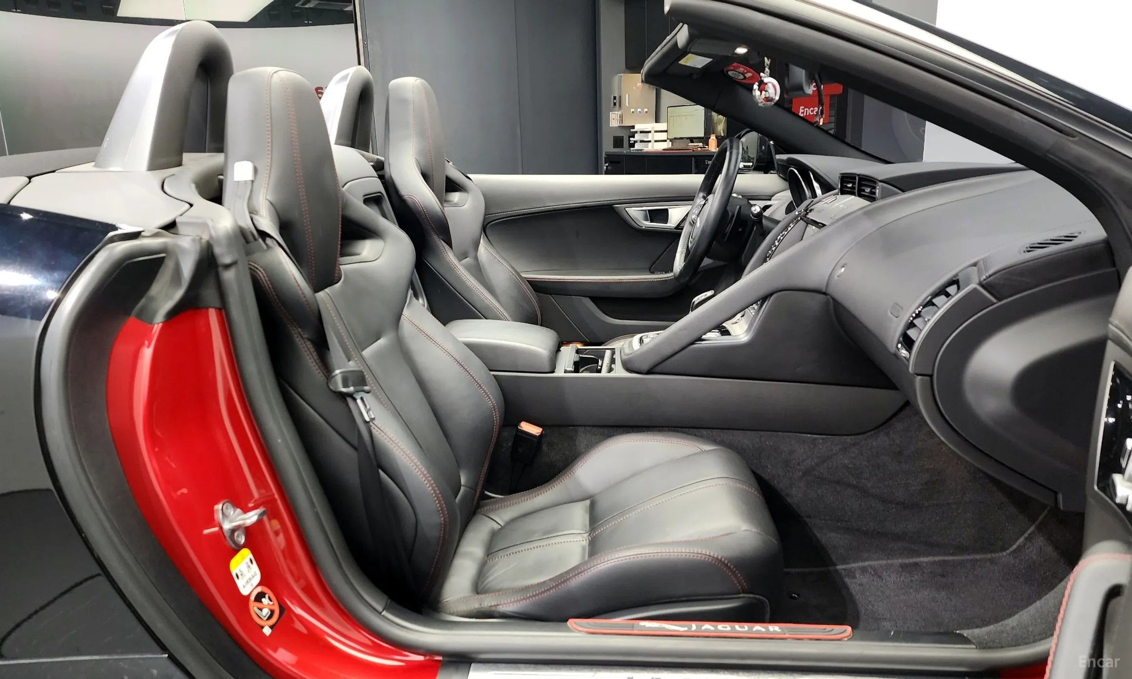 Jaguar F-TYPE превью 11