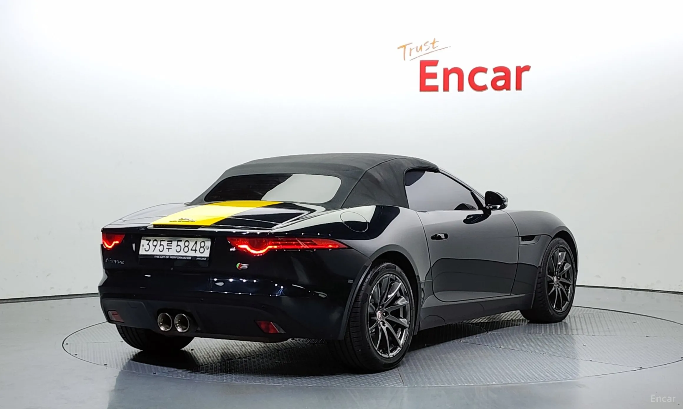 Jaguar F-TYPE превью 20
