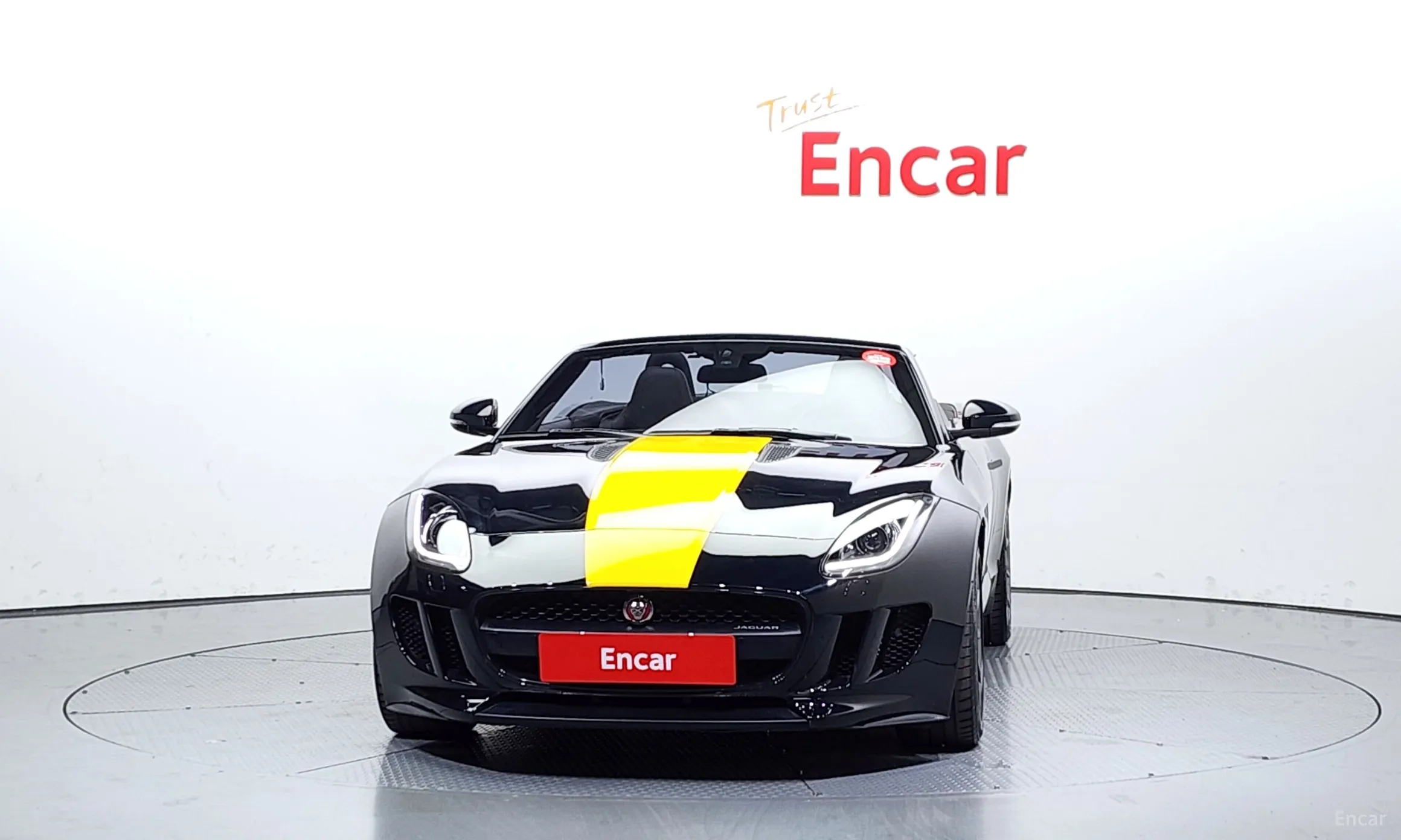 Jaguar F-TYPE превью 3