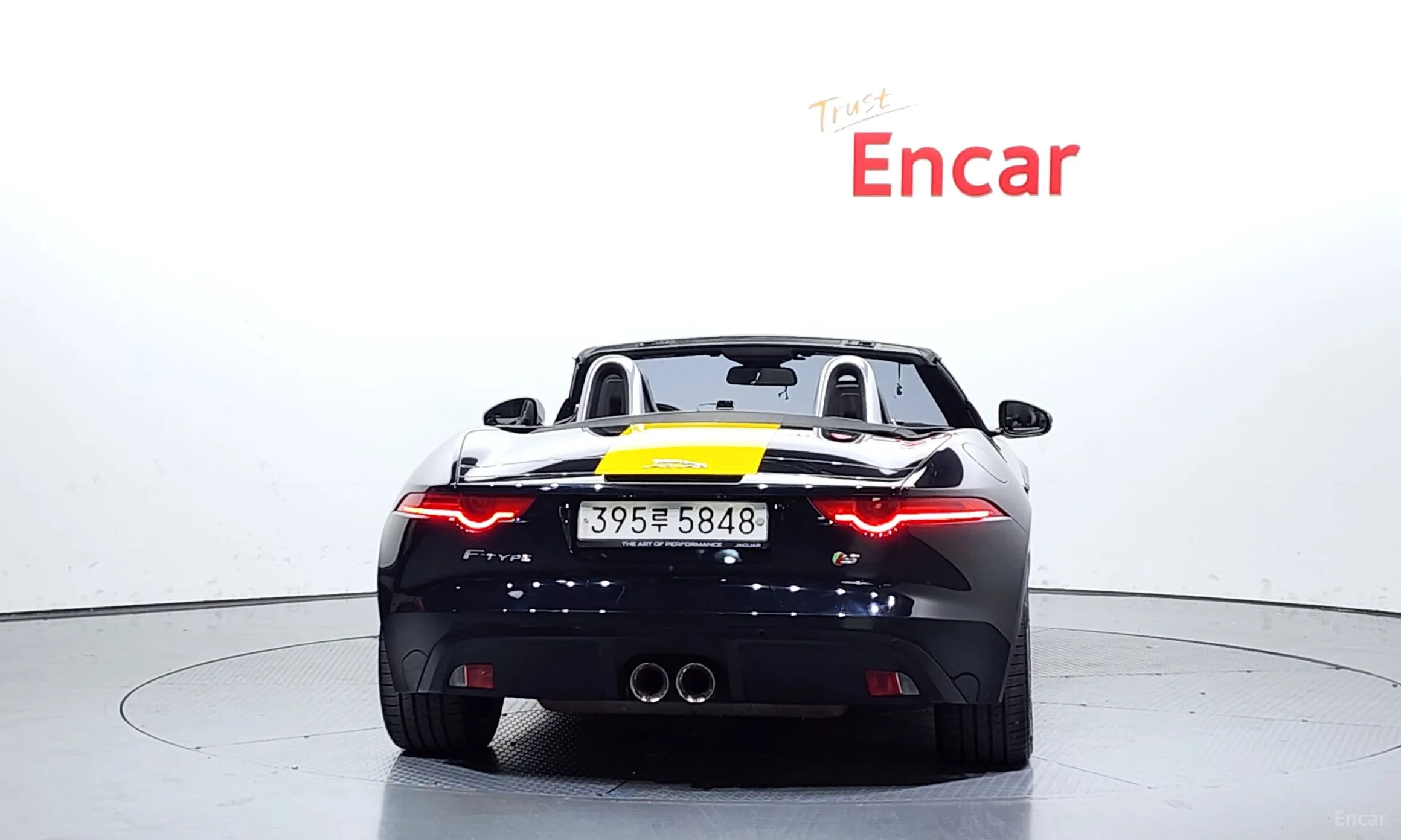 Jaguar F-TYPE превью 4