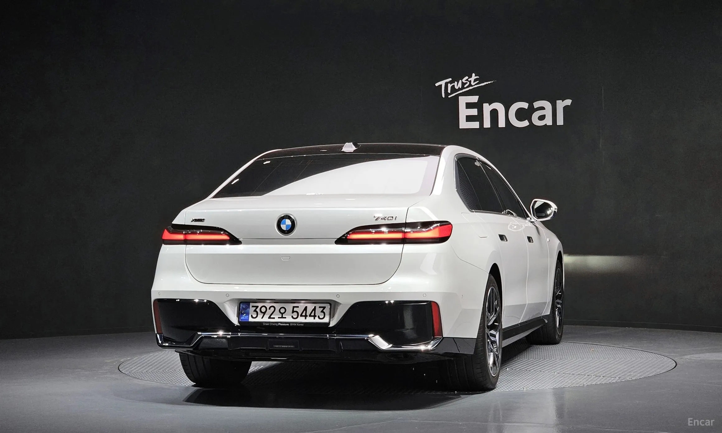 BMW 7 Series (G70) превью 3