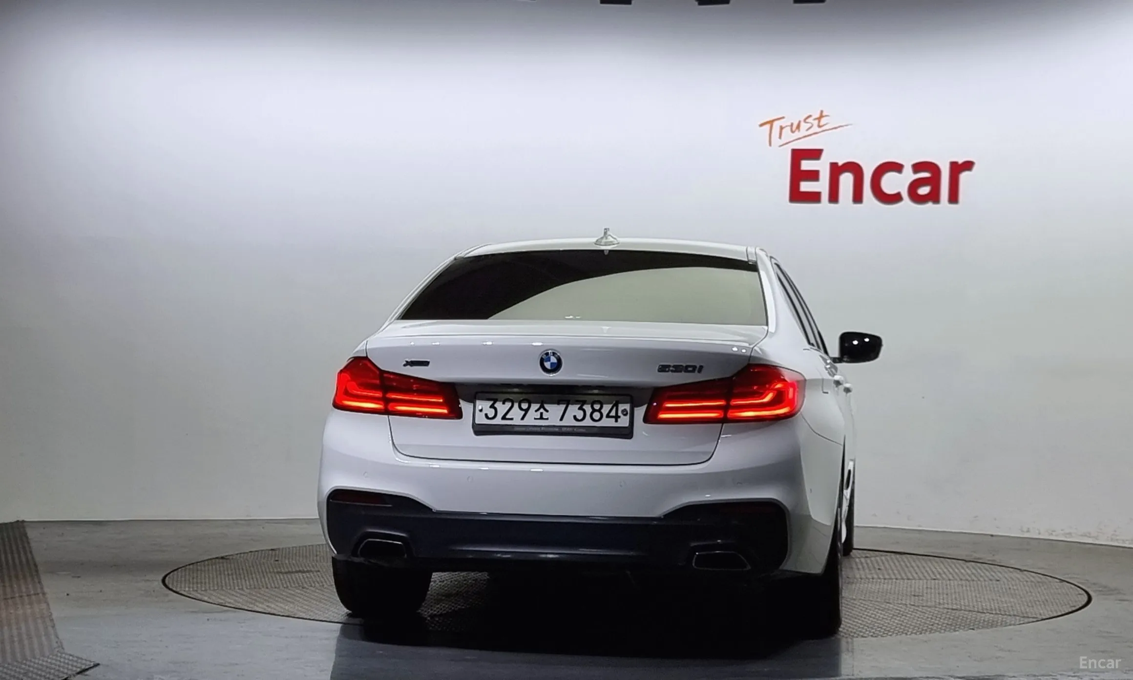 BMW 5 Series (G30) превью 3