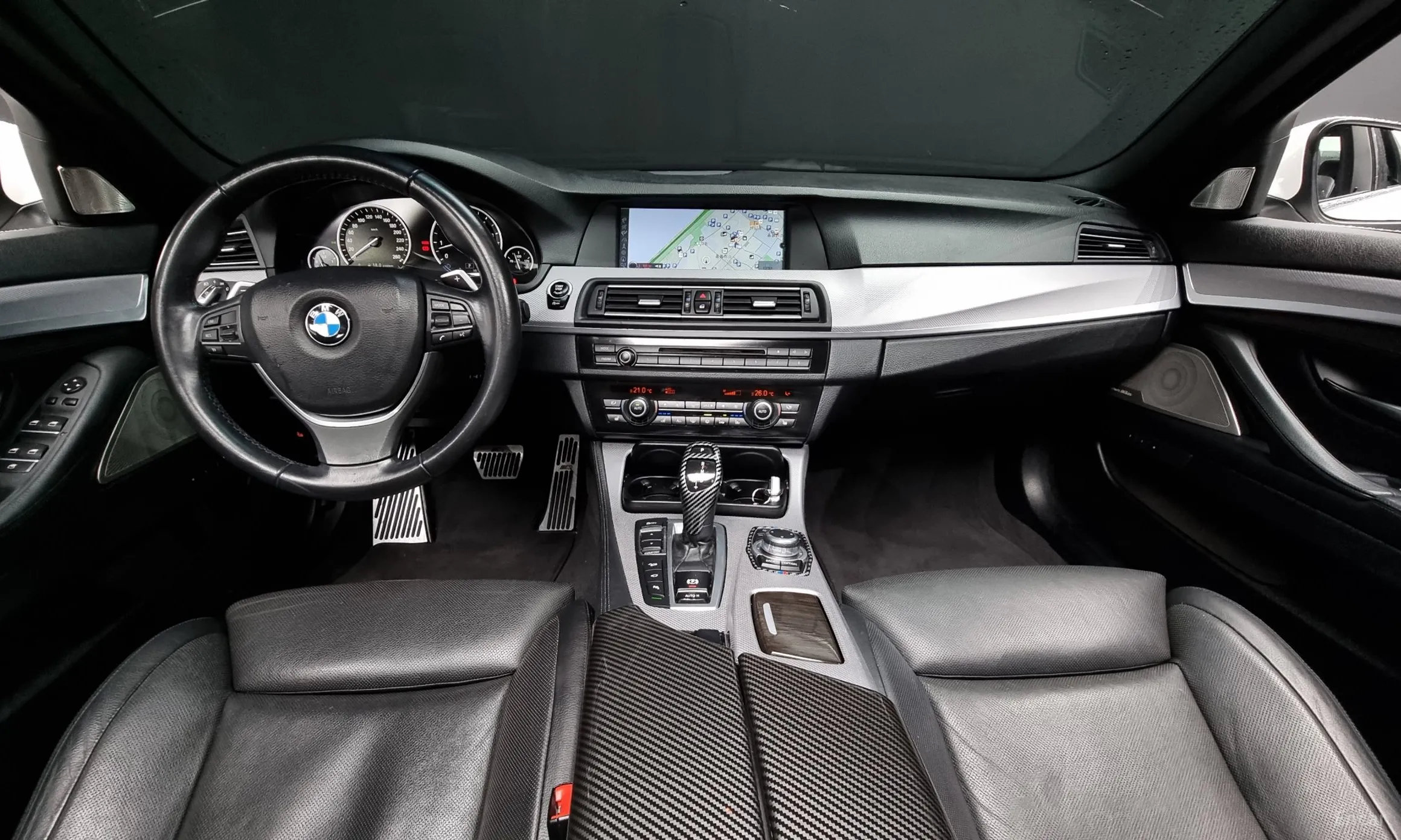 BMW 5 Series (F10) превью 4