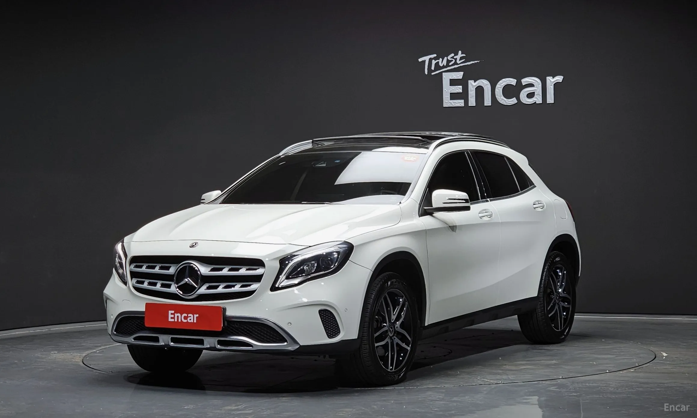 Mercedes Benz GLA-Class X156